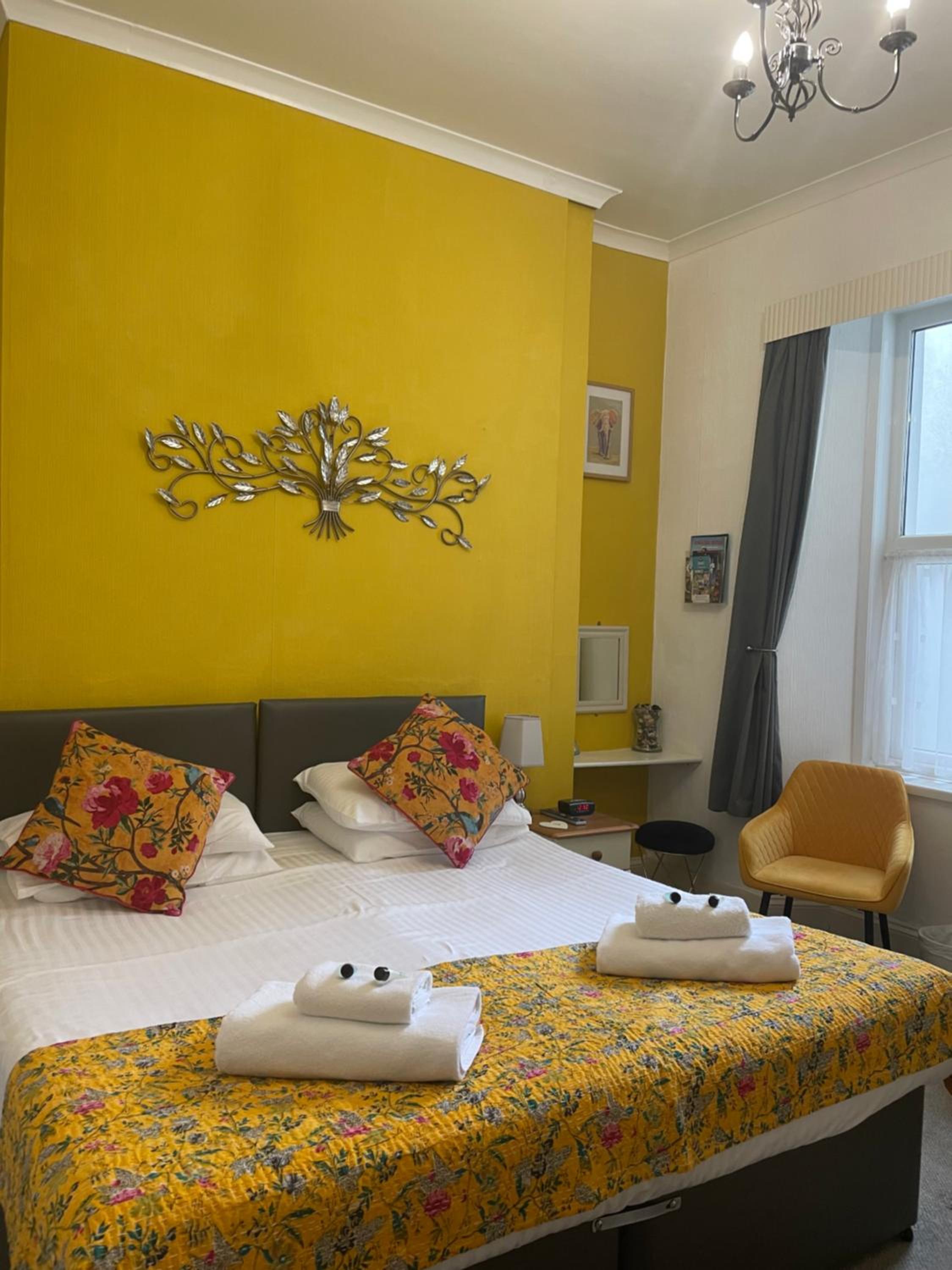 Double Room with Private Bathroom photo 3