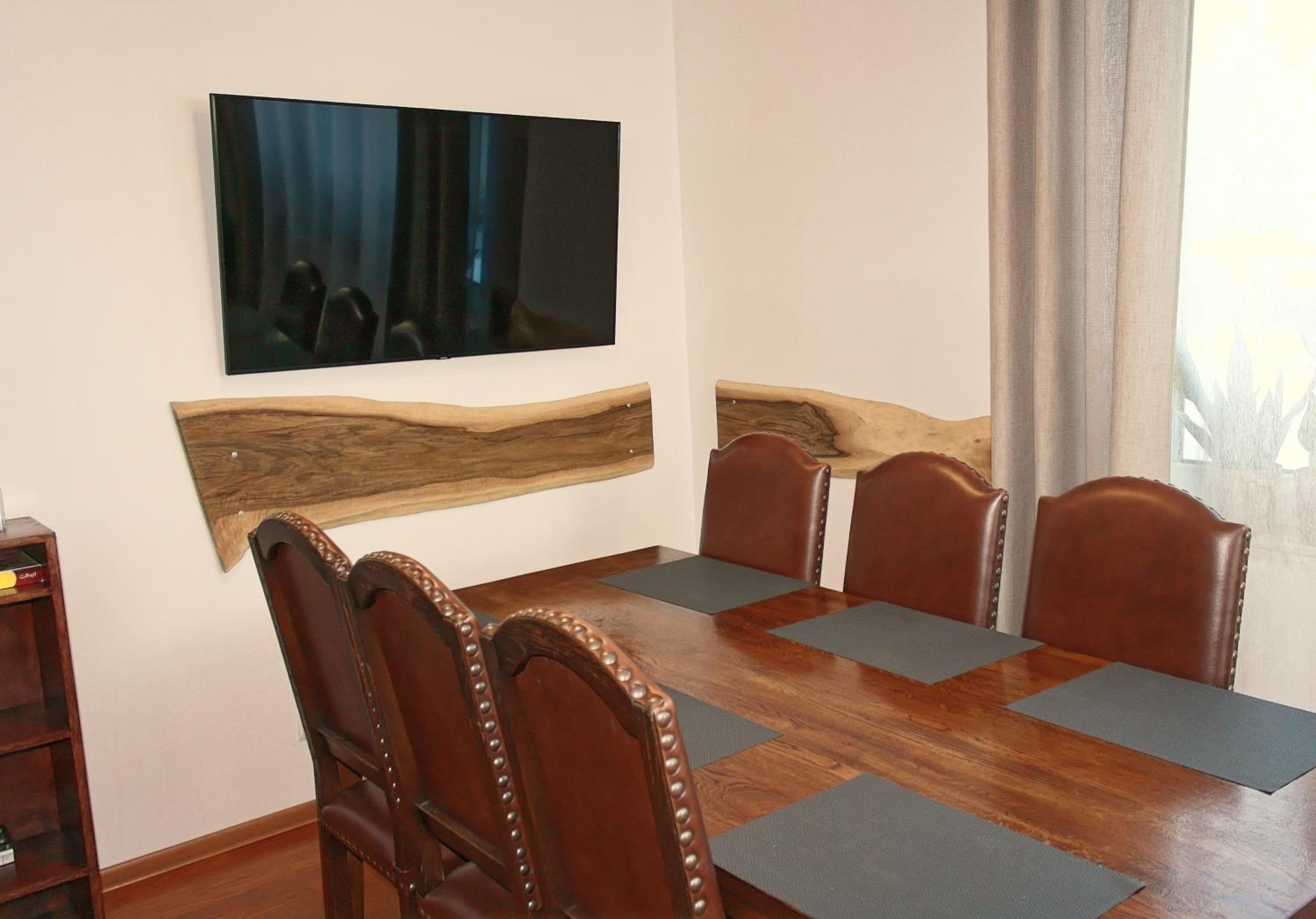 Three-Bedroom Townhouse photo 3