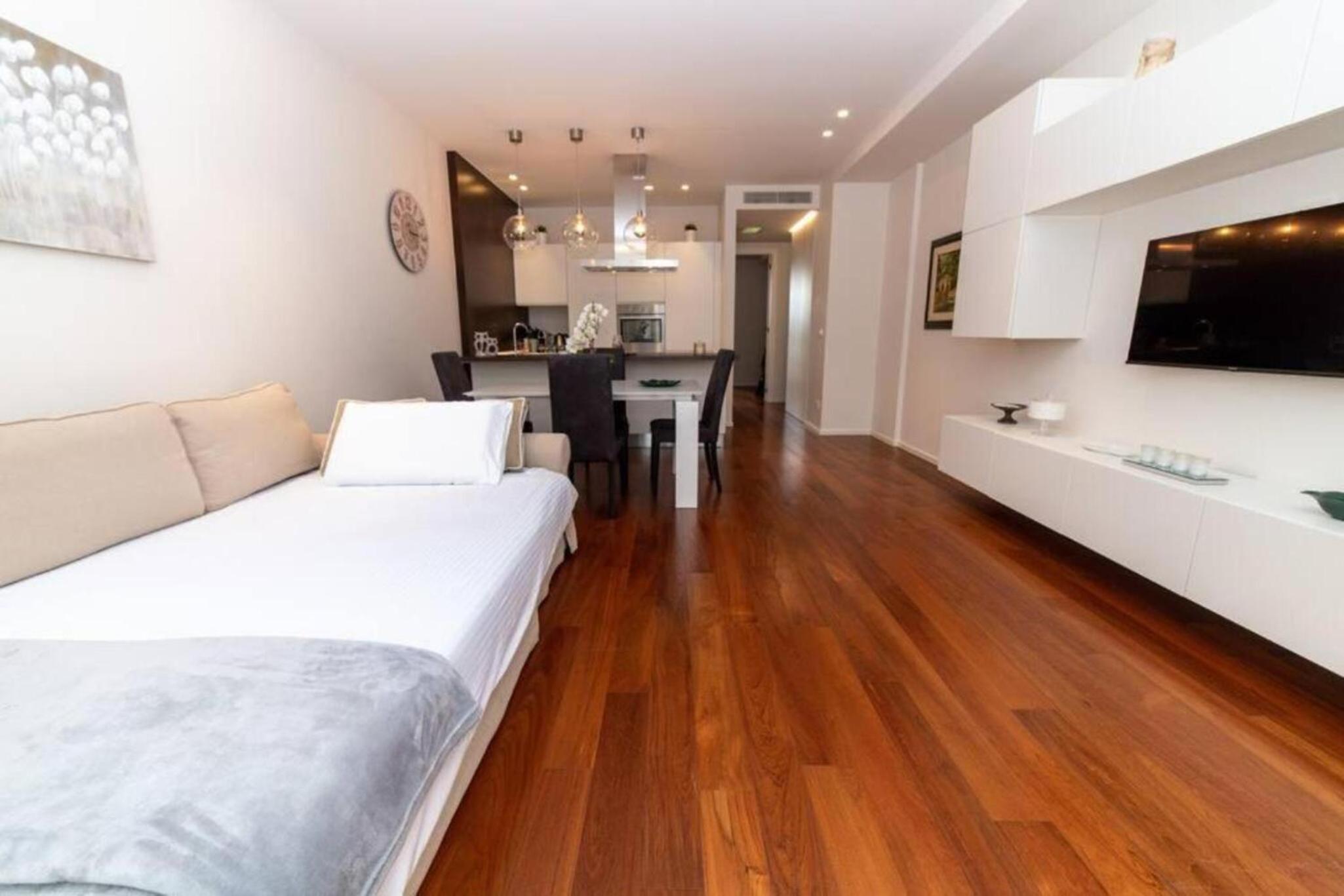 Superior One-Bedroom Apartment with Balcony photo 1