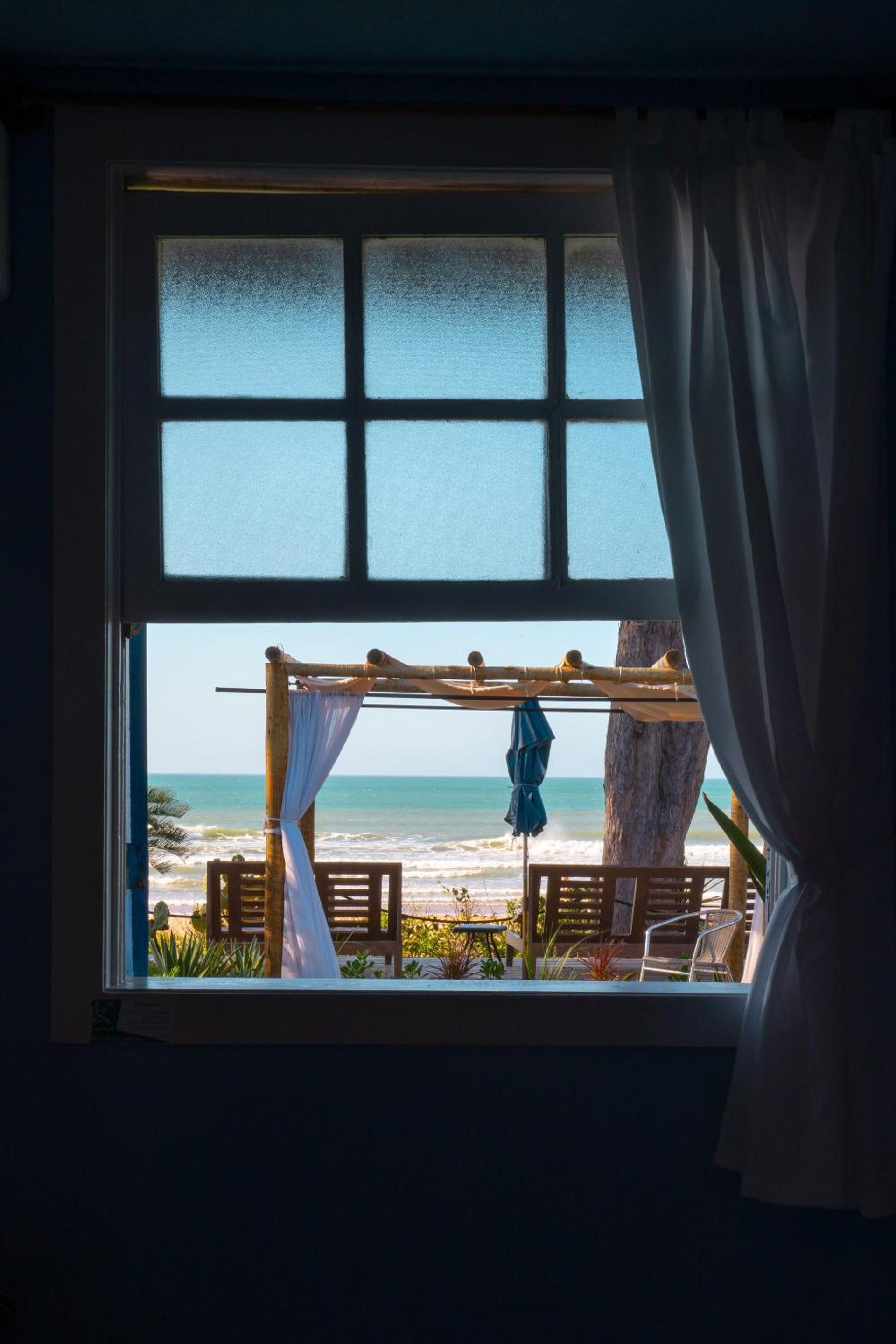 Double Room with Sea View - Photo 9