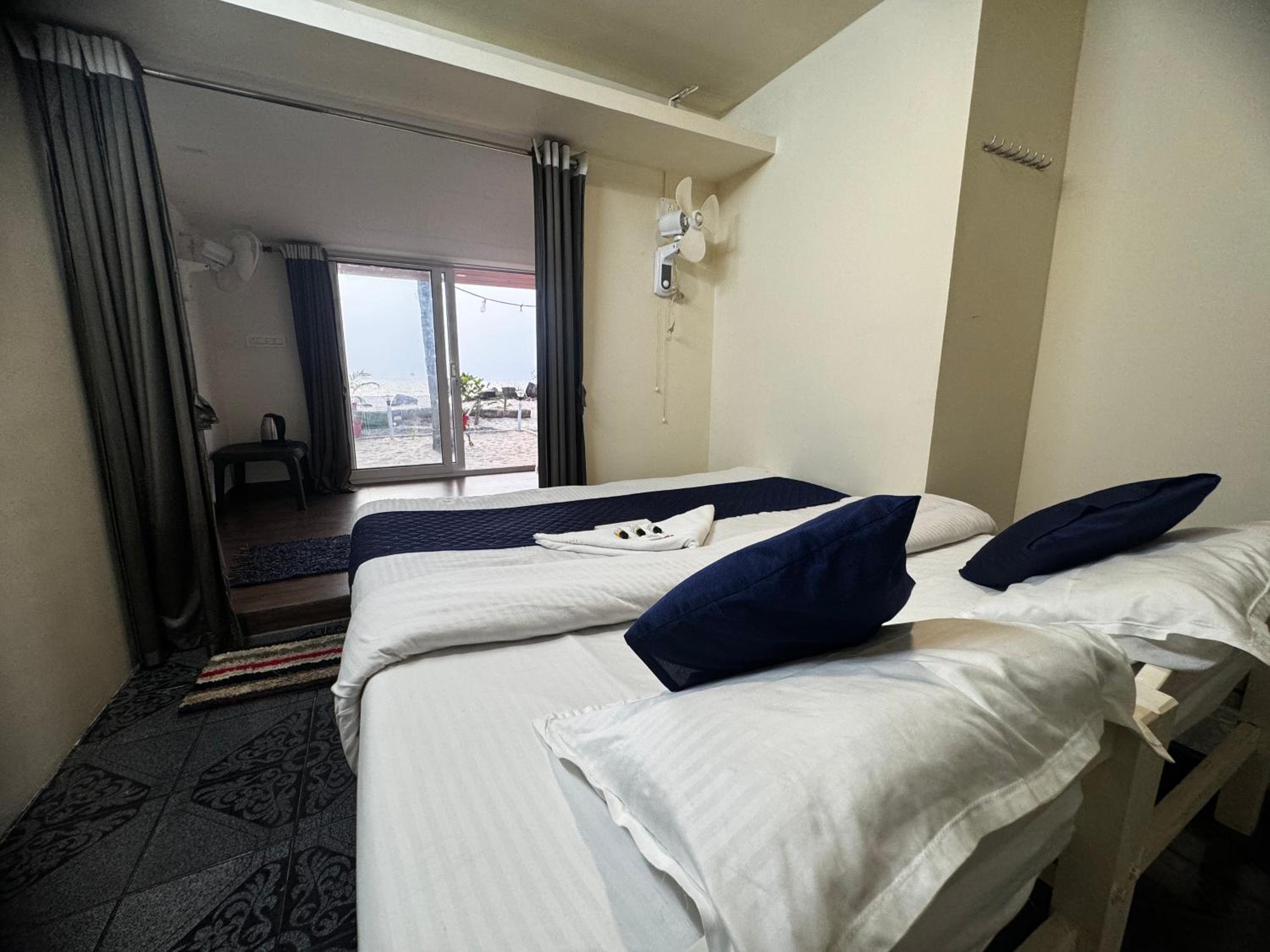 Double Room with Sea View photo 3