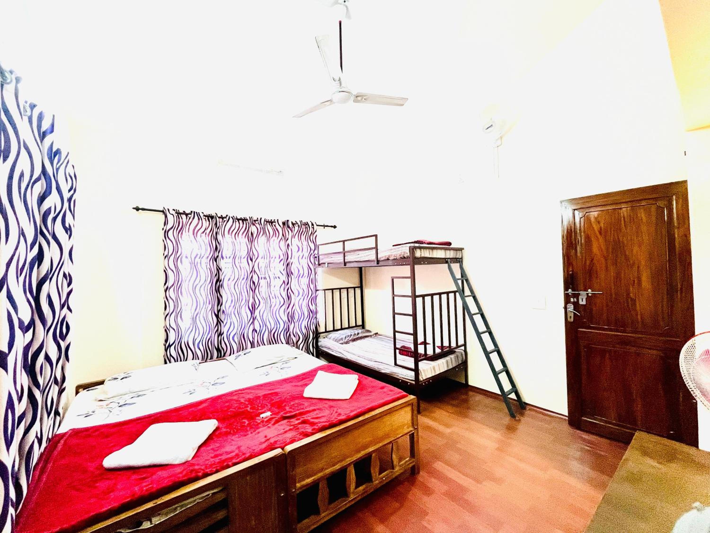 Deluxe Family Room - Photo 1