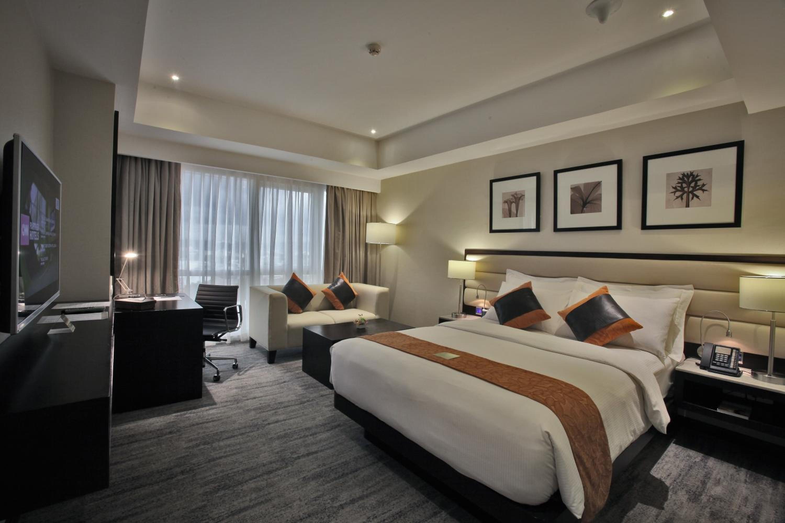 Deluxe Queen Room photo 2
