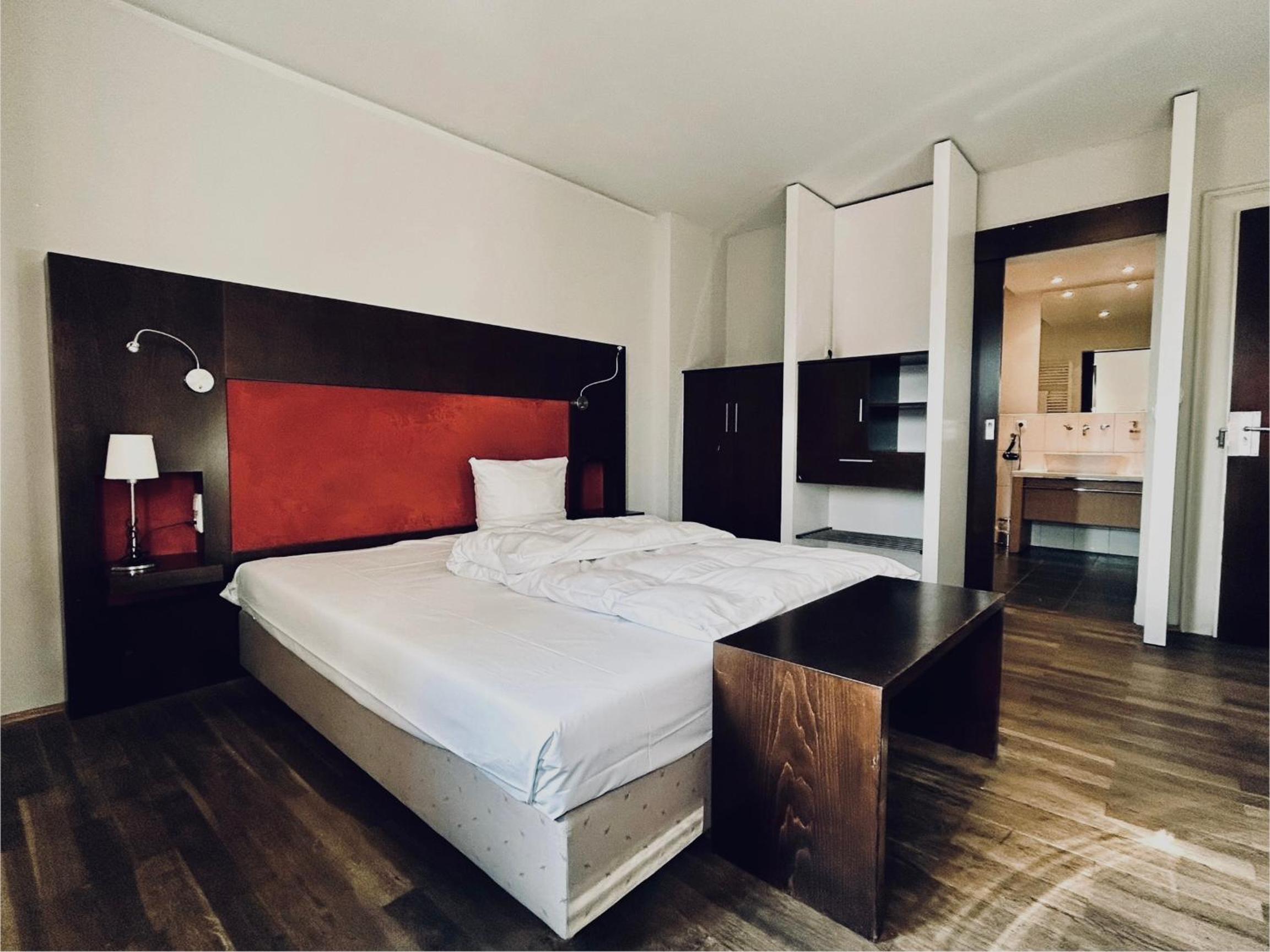 Double Room - Photo 6