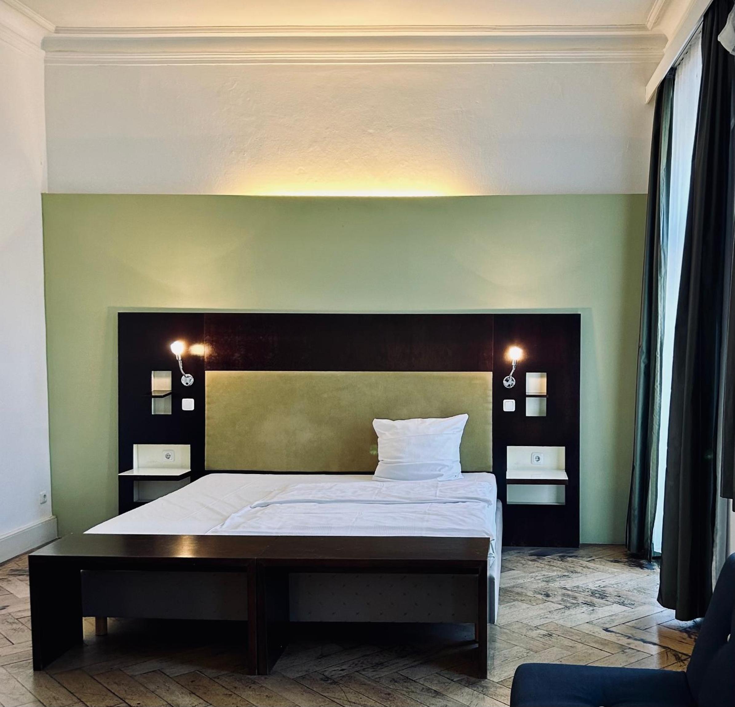 Double Room - Photo 13