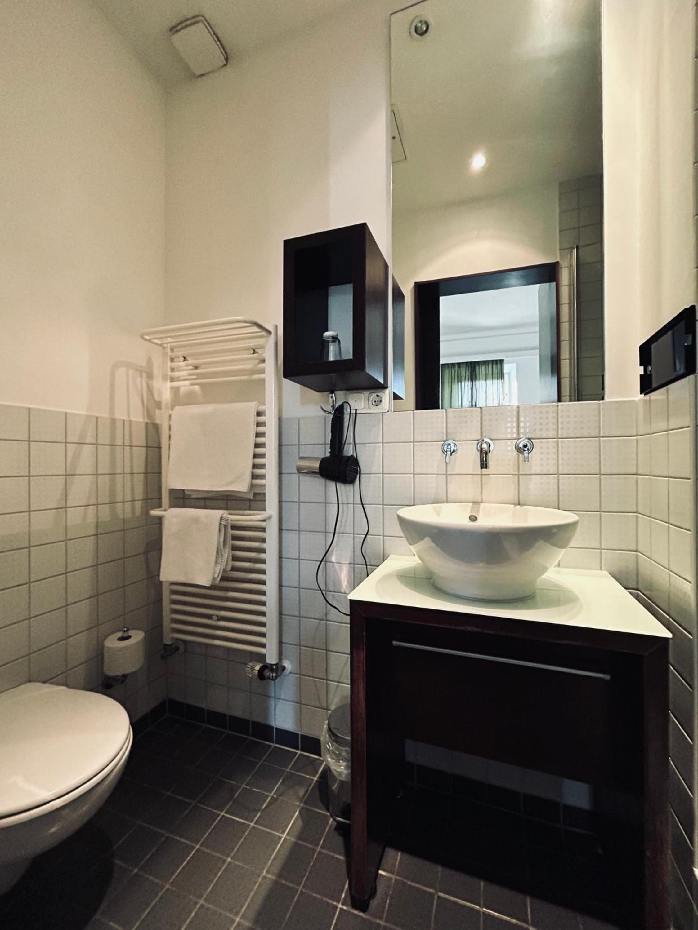 Double Room - Photo 11