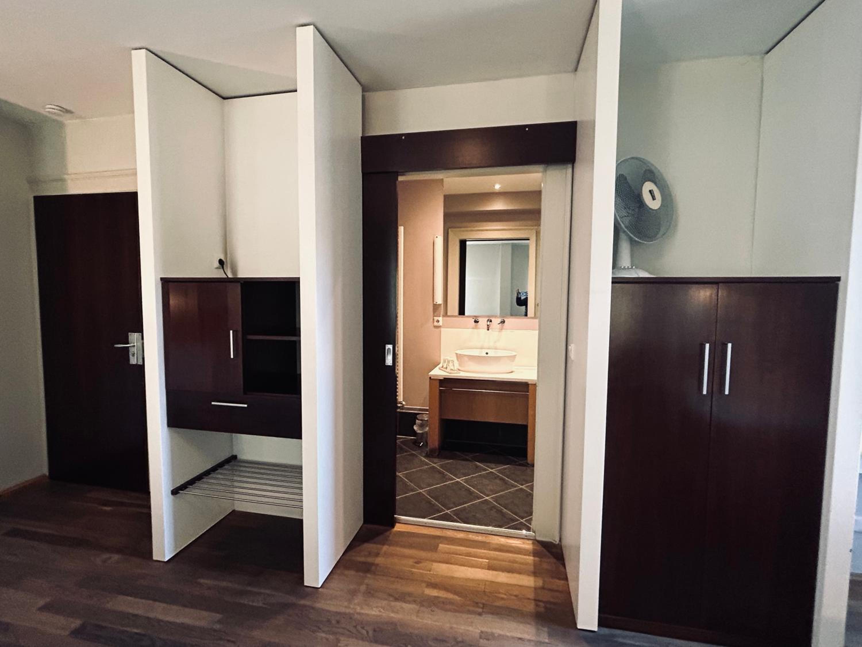 Double Room - Photo 12
