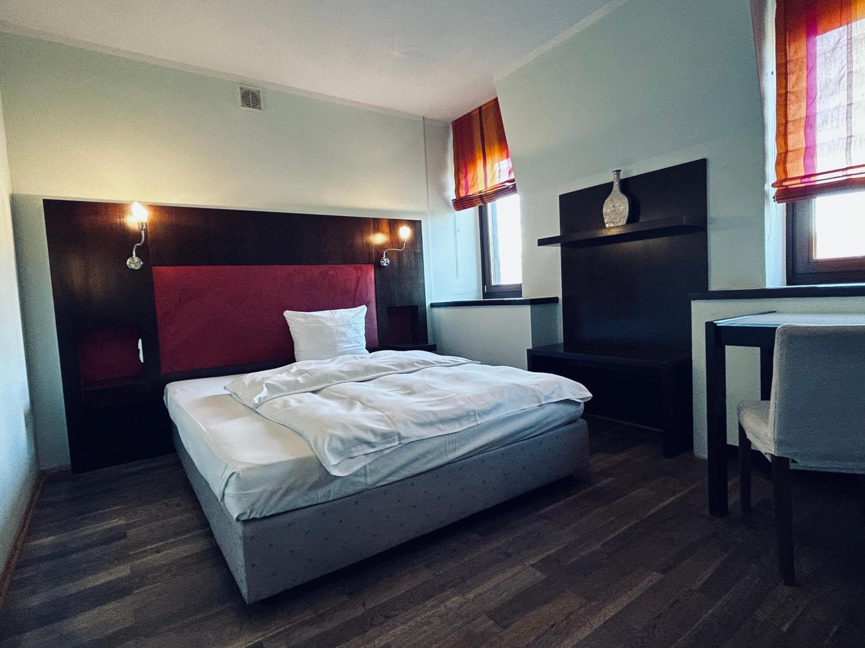 Double Room - Photo 5