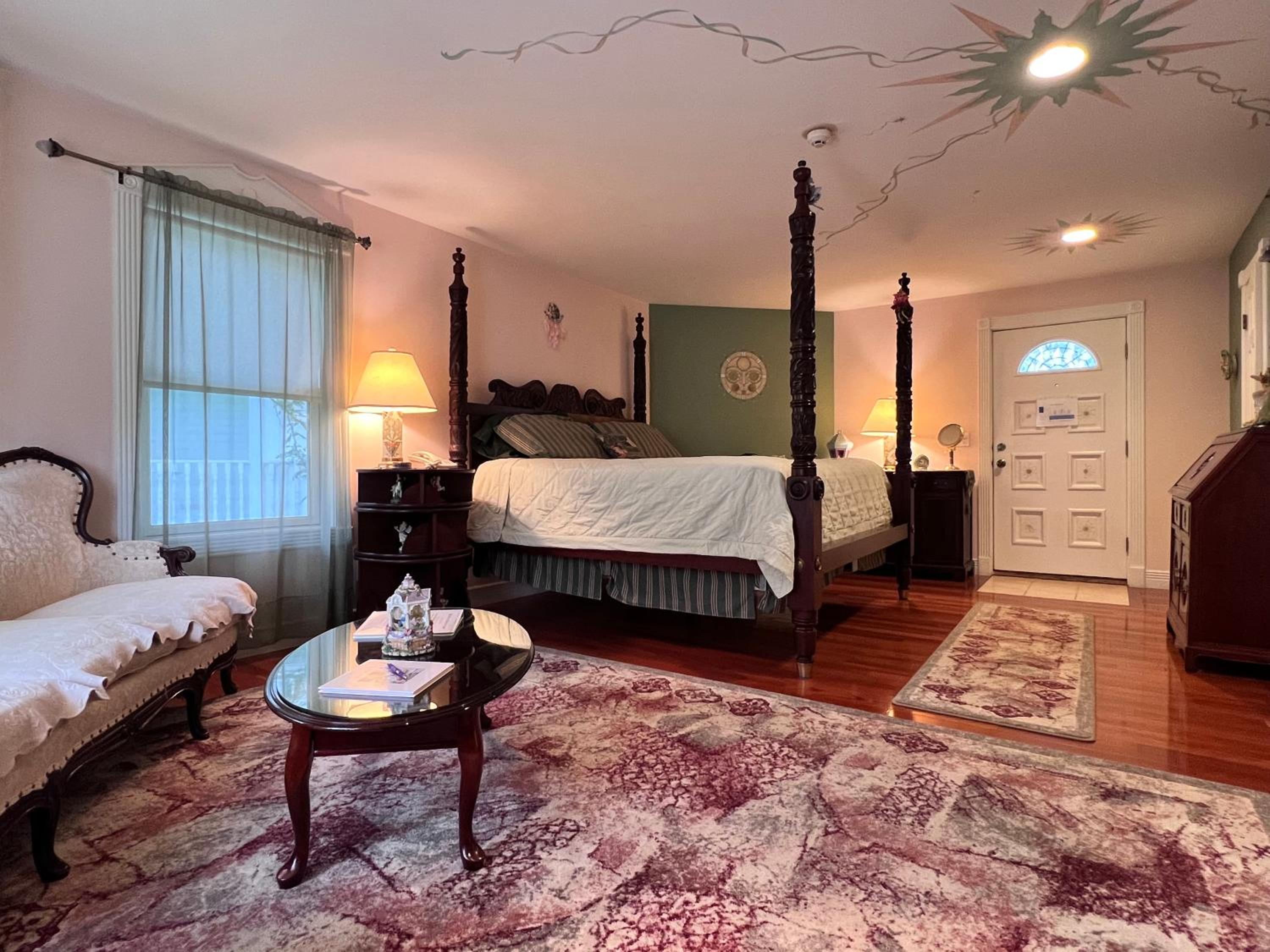 Deluxe King Room