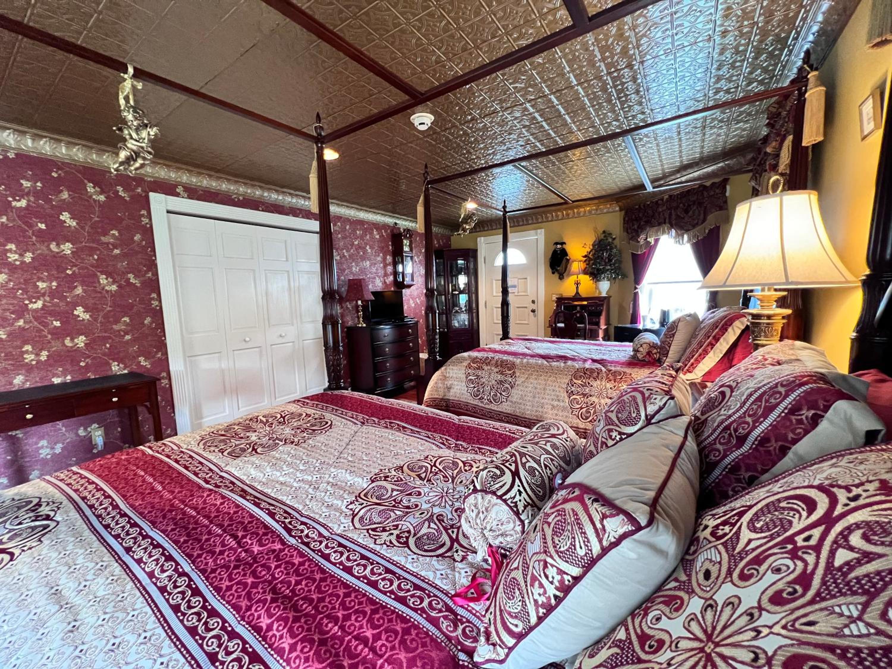Large Double Room - Photo 4