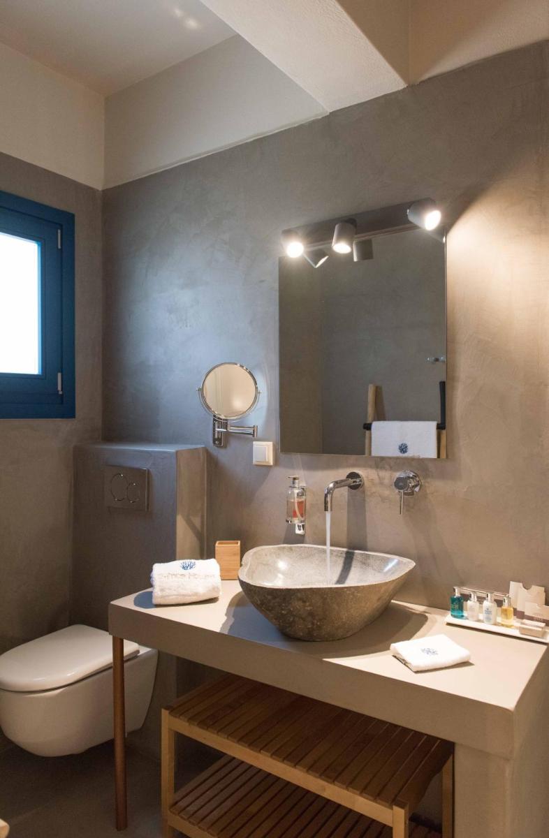  Friends & Family Suite with Sea View - Photo 18