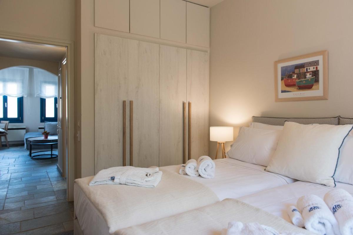  Friends & Family Suite with Sea View - Photo 13