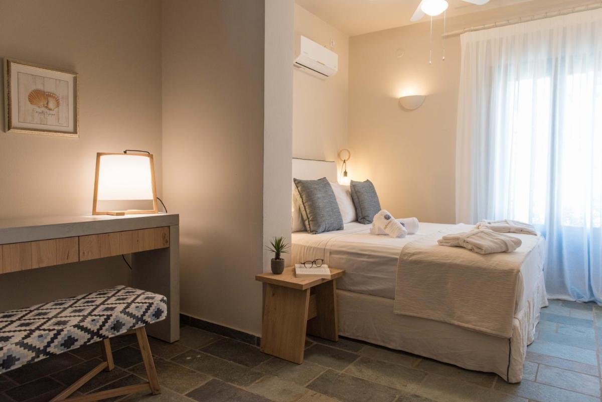 Friends & Family Suite with Sea View - Photo 14