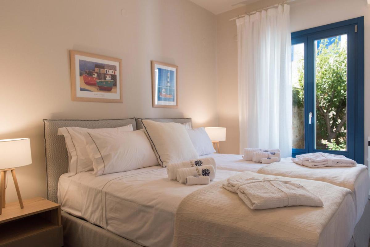  Friends & Family Suite with Sea View - Photo 10