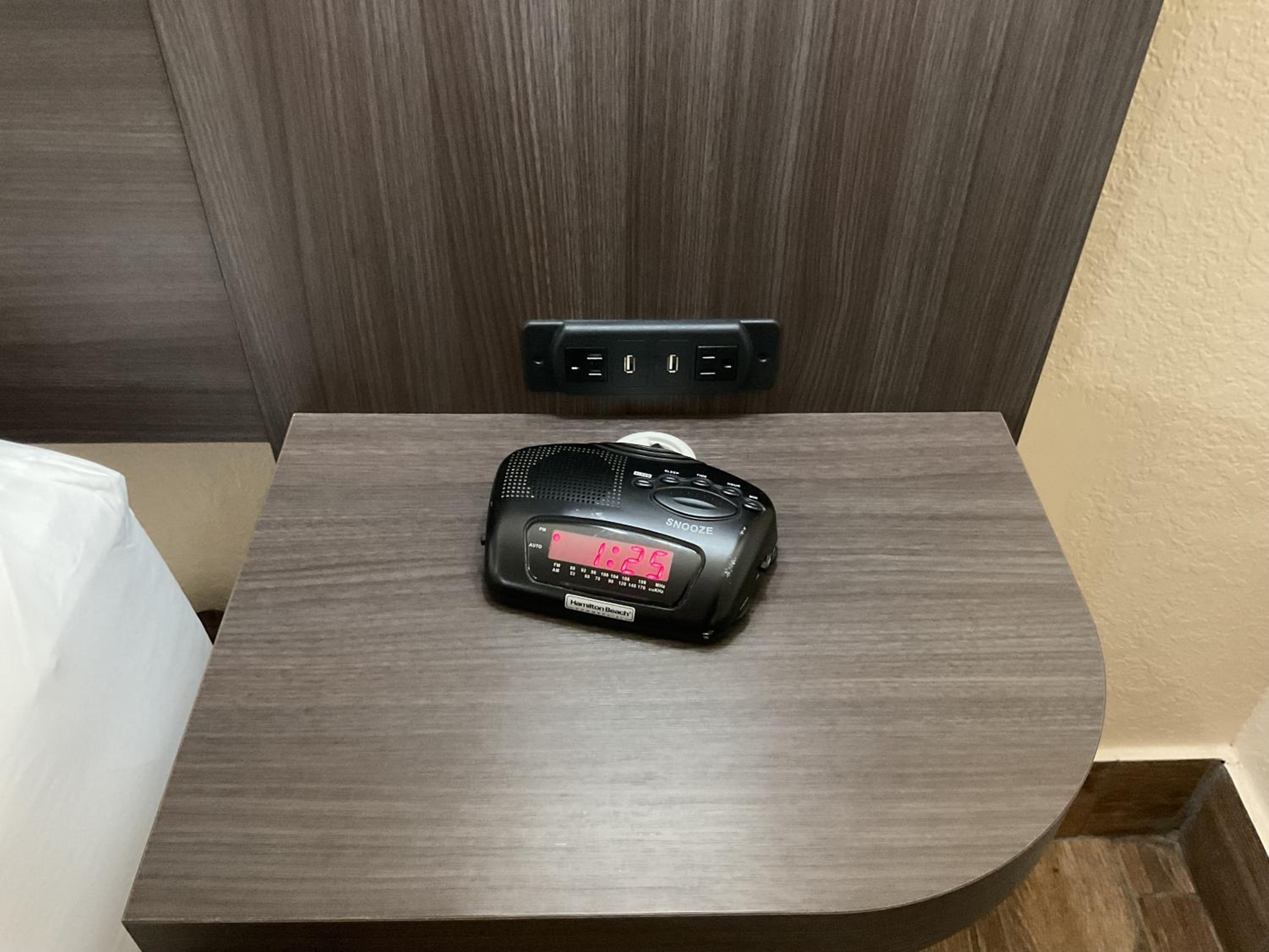 Deluxe Queen Room  - Ground Floor/Non-Smoking - Photo 14
