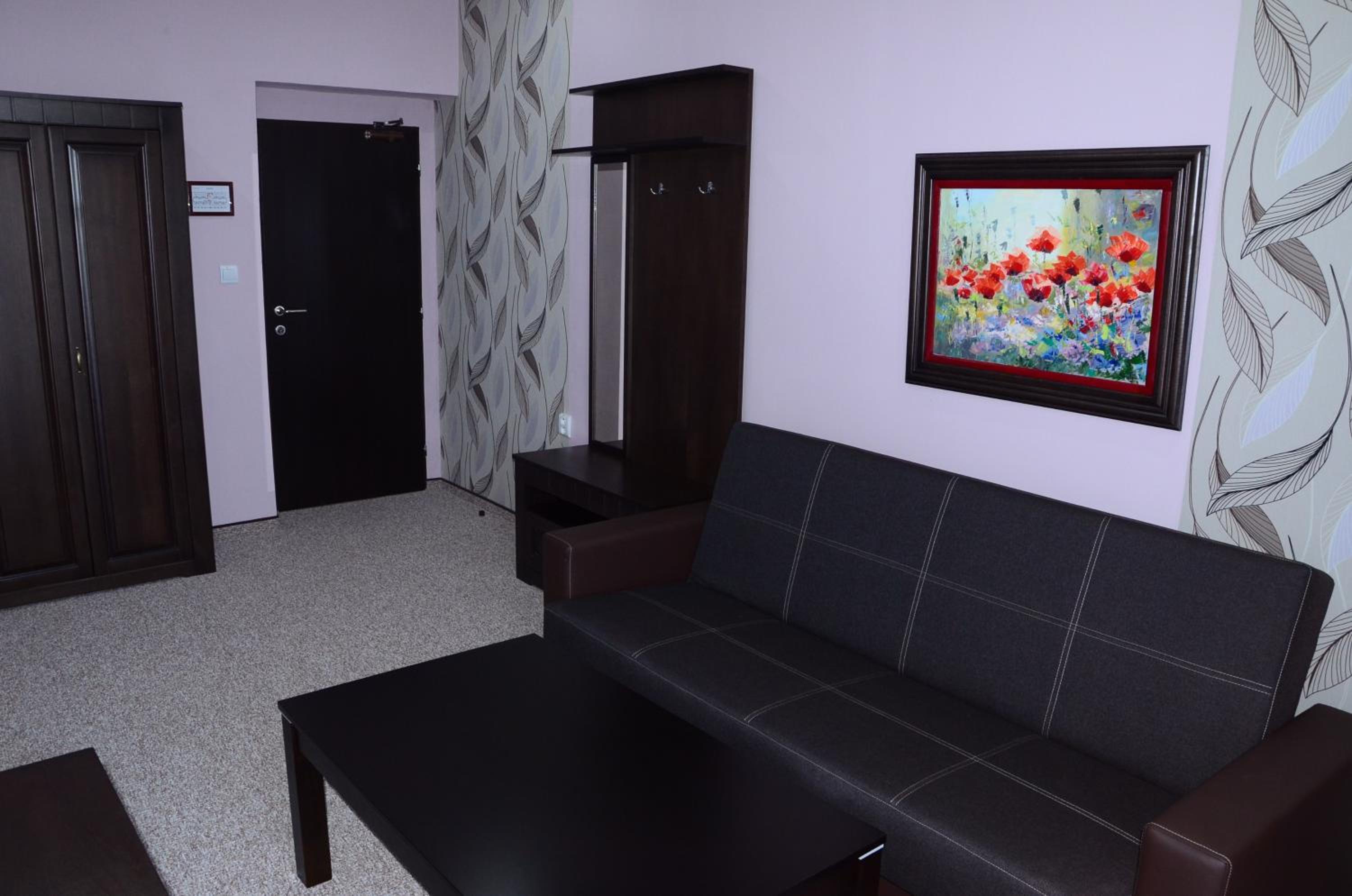 Suite - Photo 2