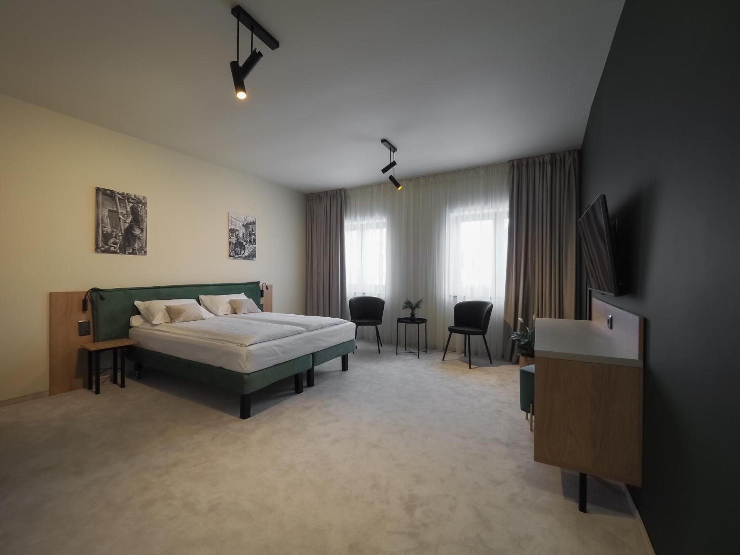 Deluxe Double or Twin Room - Photo 5