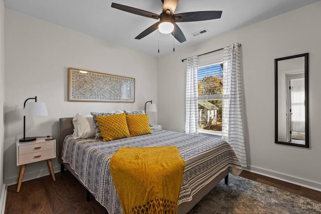 Three-Bedroom Apartment photo 1