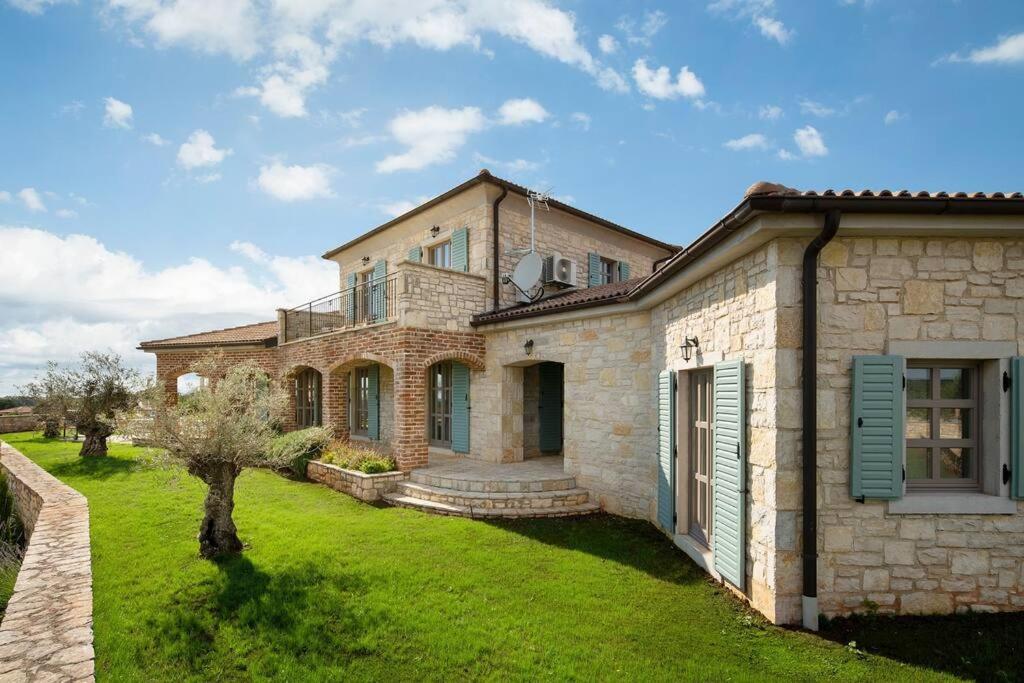 Three-Bedroom Villa photo 2