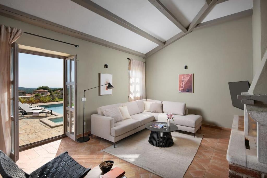 Three-Bedroom Villa photo 1