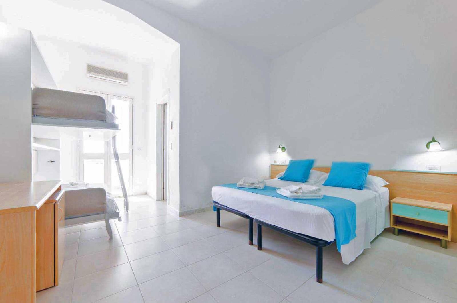 Quadruple Room with Sea View photo 3