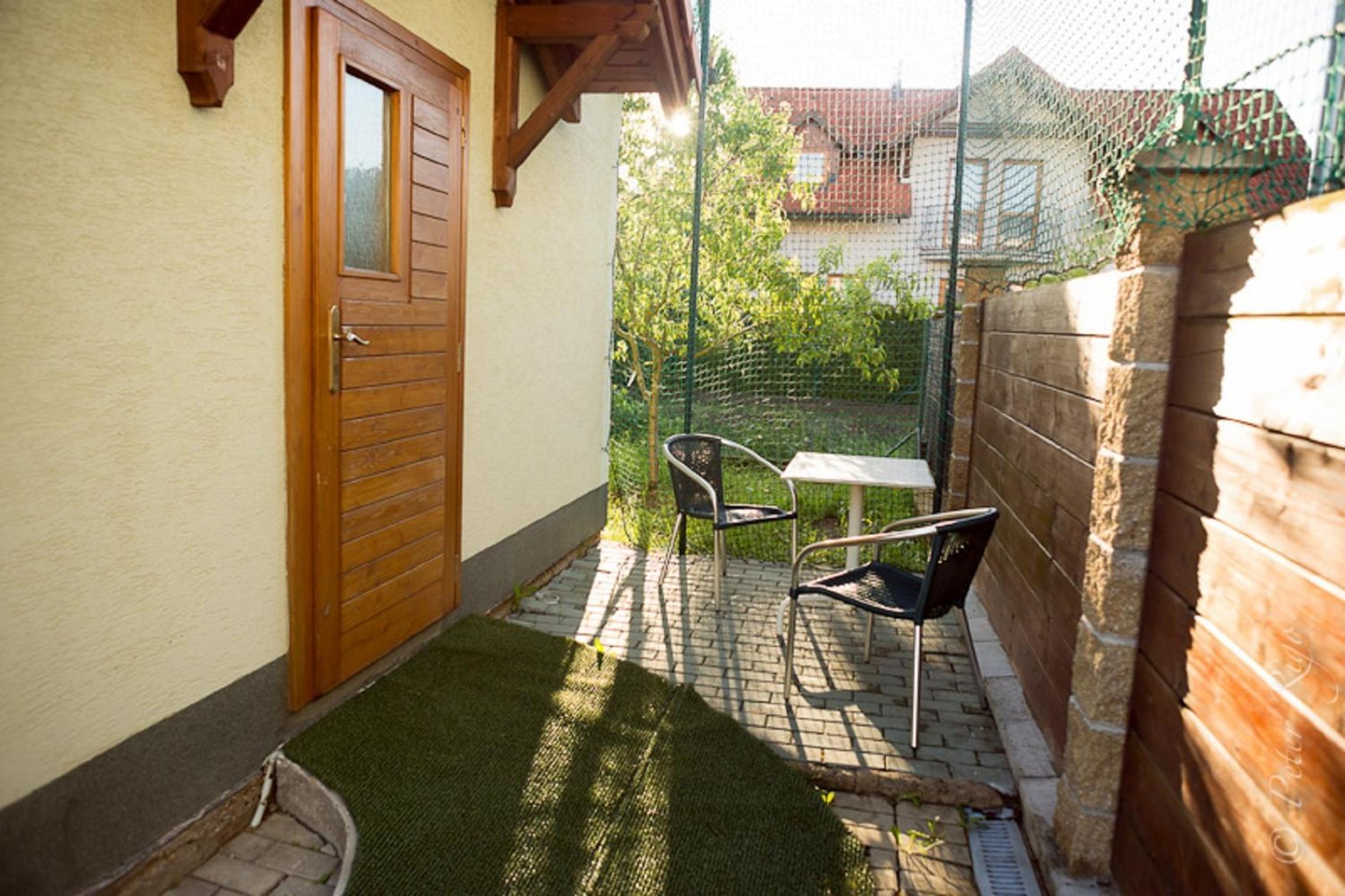 One-Bedroom House photo 1