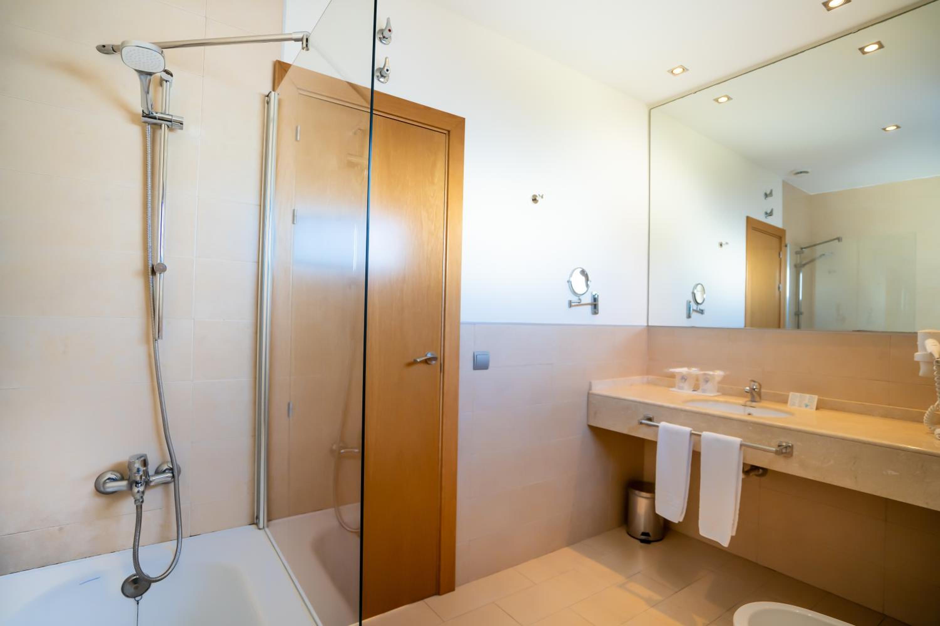 Habitación Doble o con Dos Camas