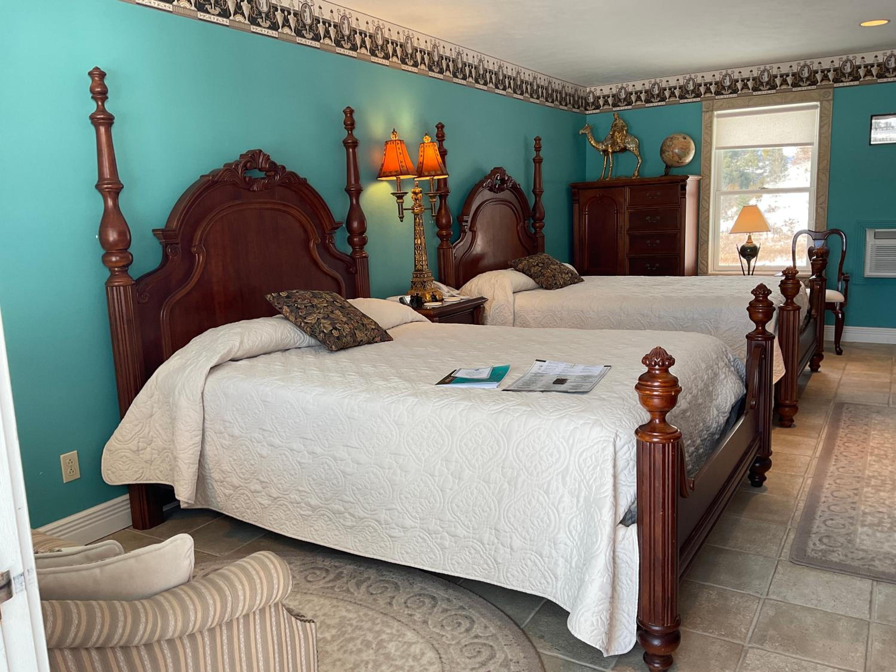 Deluxe Queen Room - Photo 1