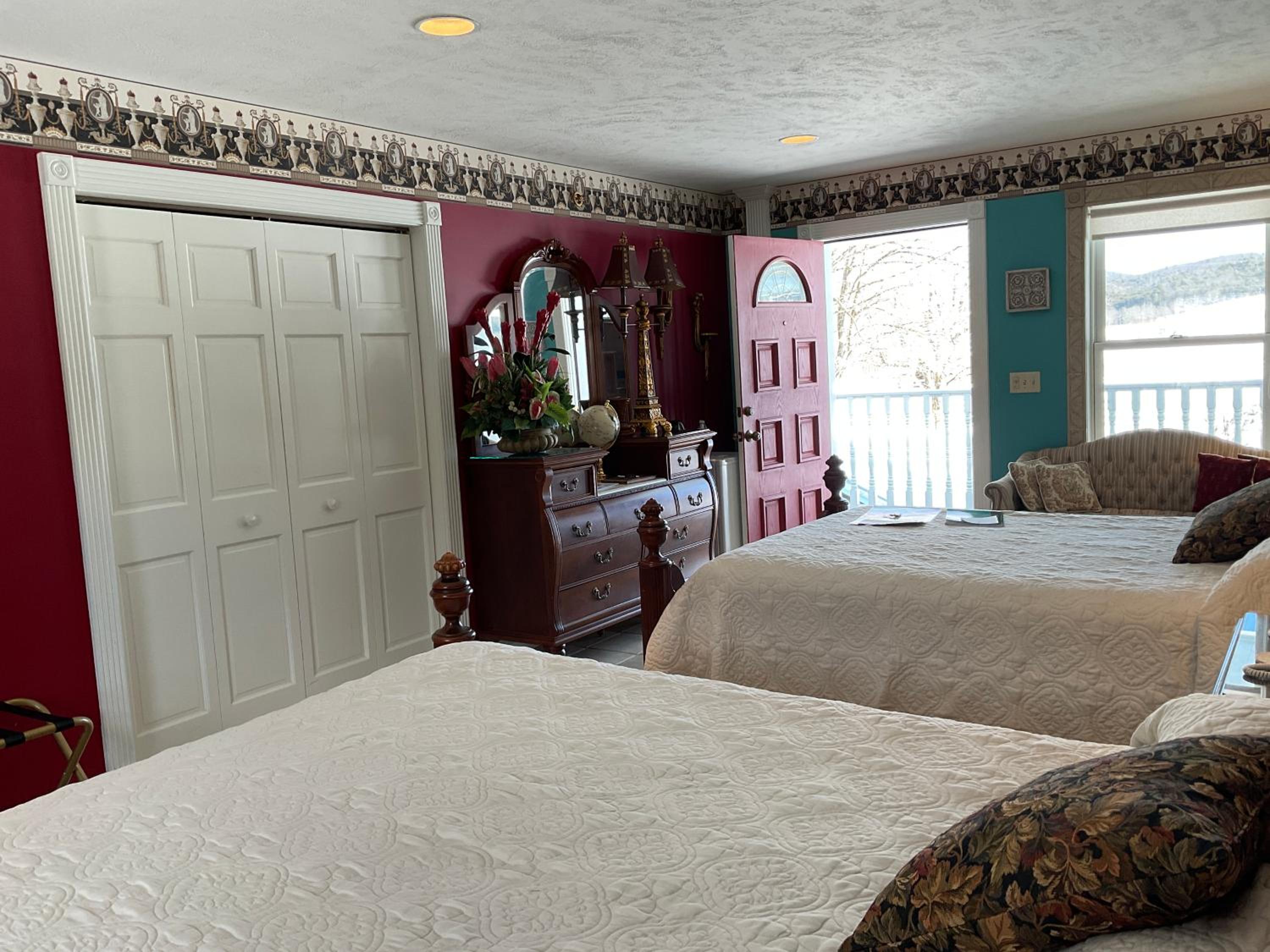 Deluxe Queen Room - Photo 3