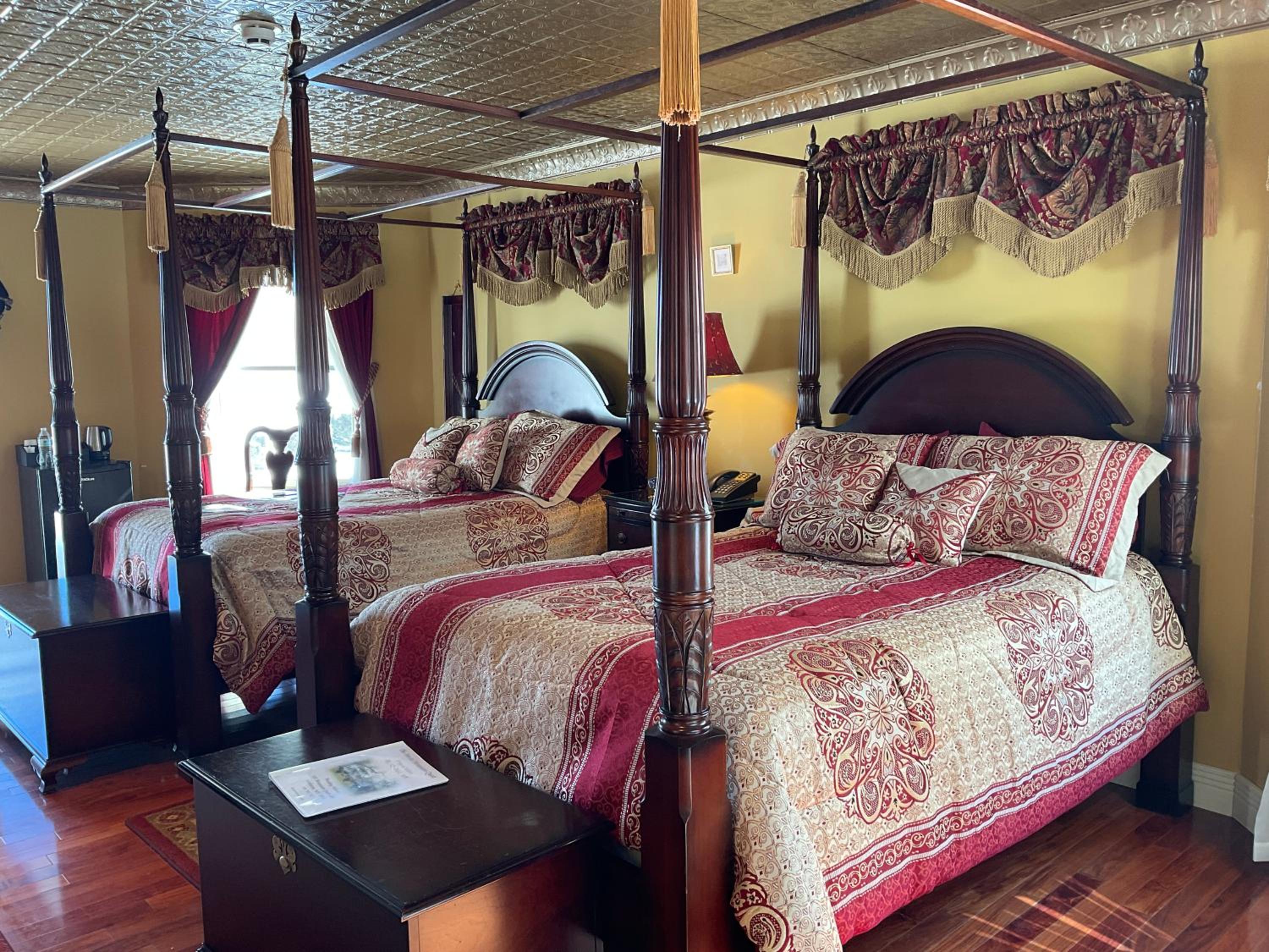 Large Double Room - Photo 1