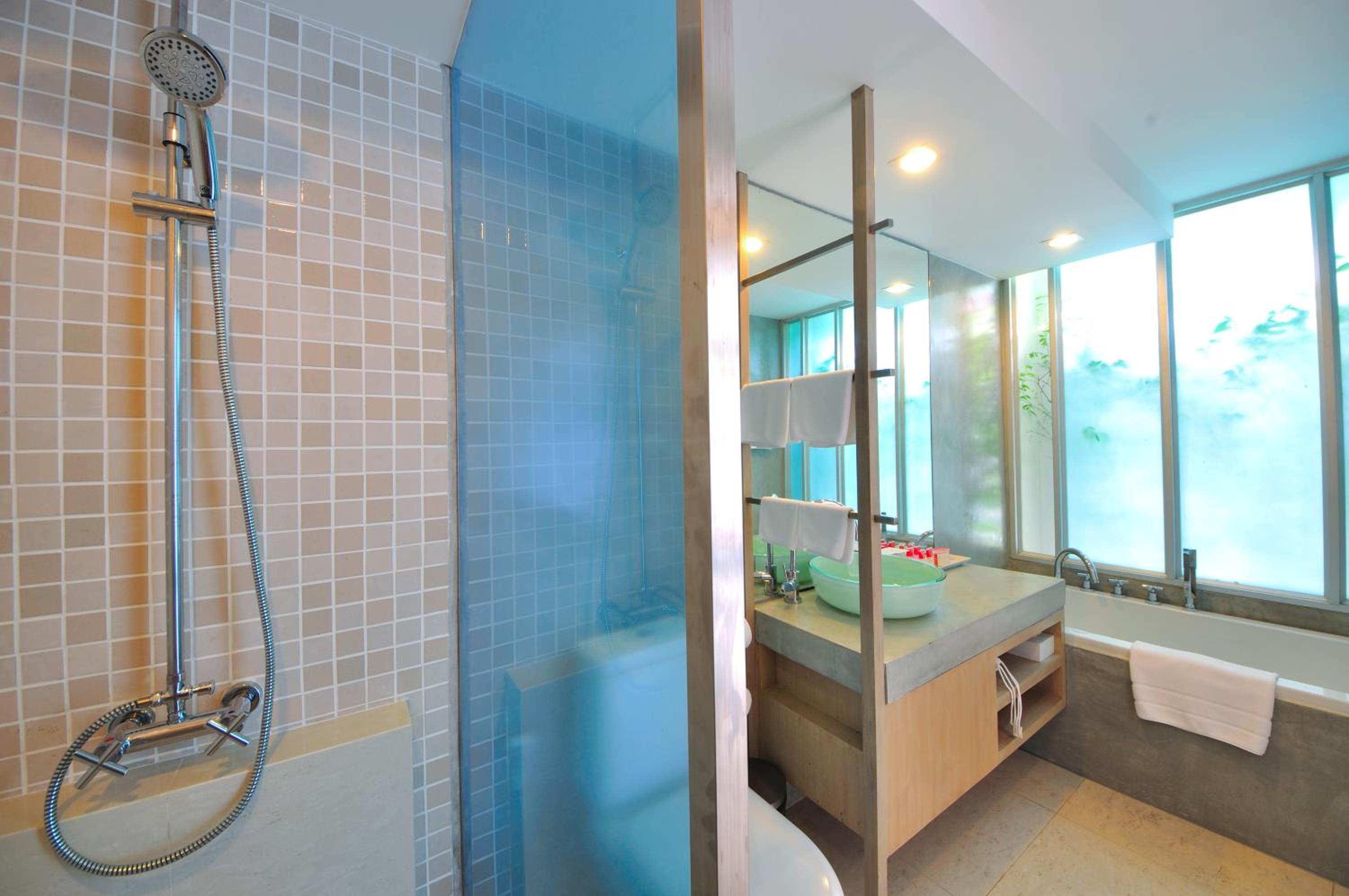 Deluxe Double or Twin Room with Pool View - Photo 4
