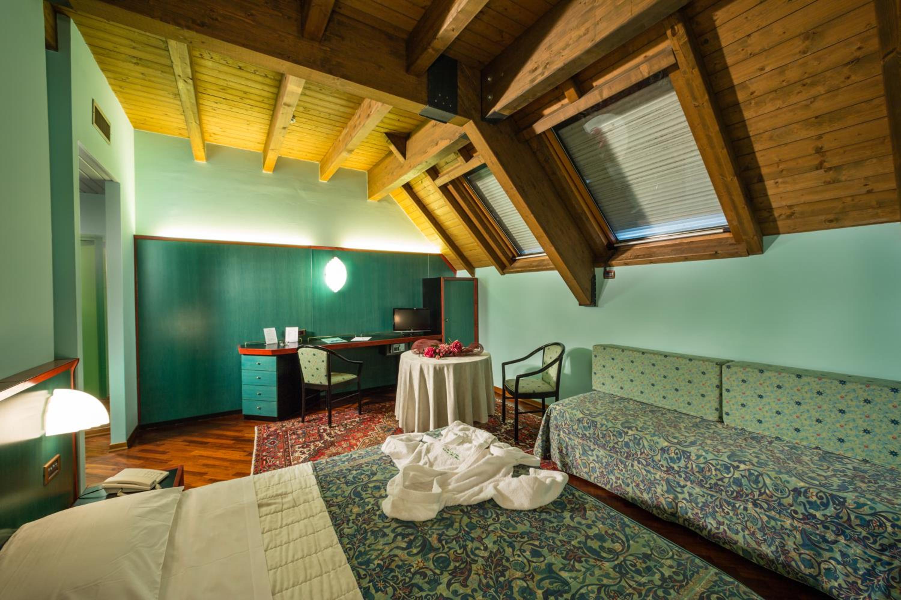 Deluxe Double Room photo 3