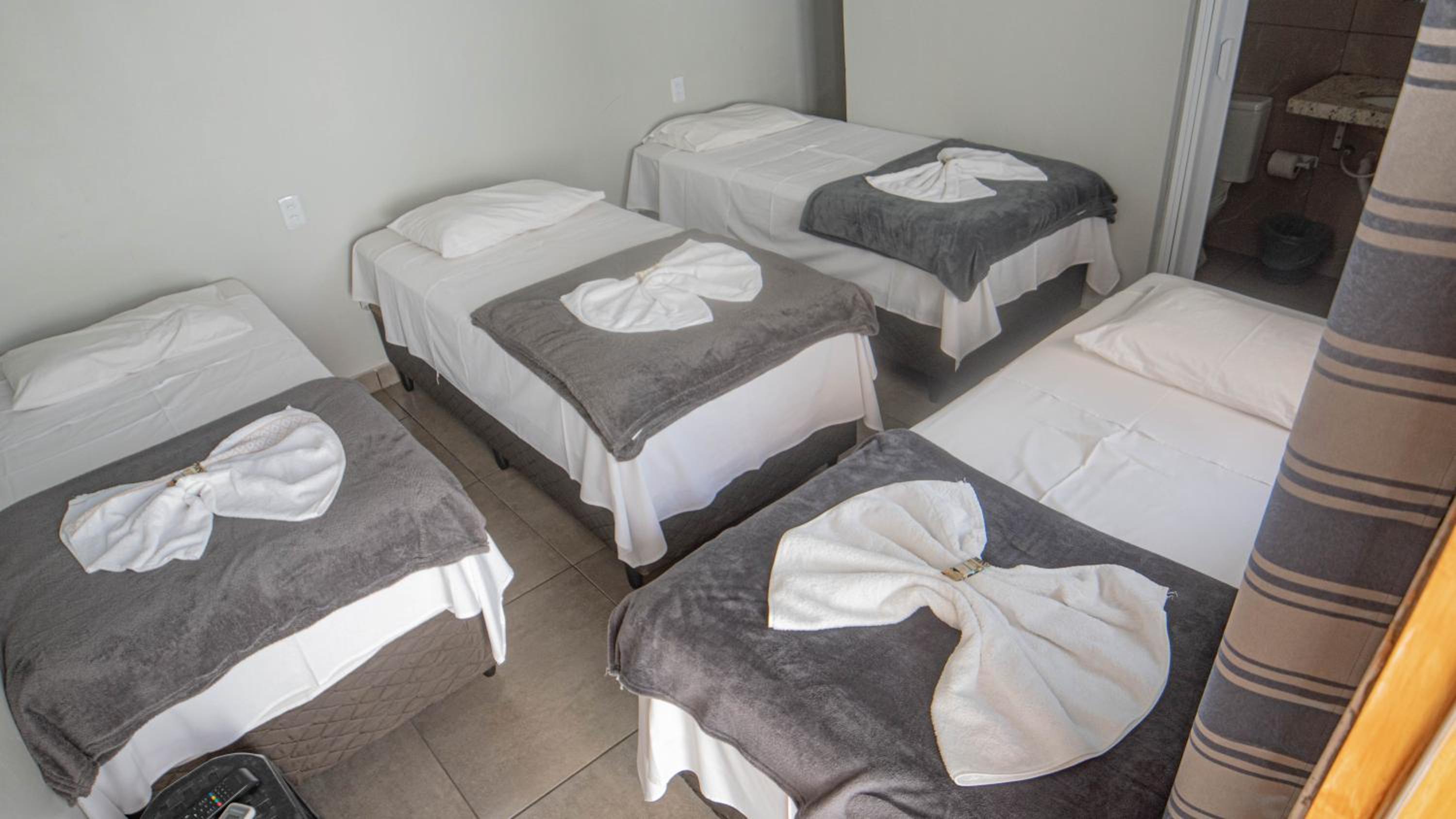 Economy Quadruple Room photo 2