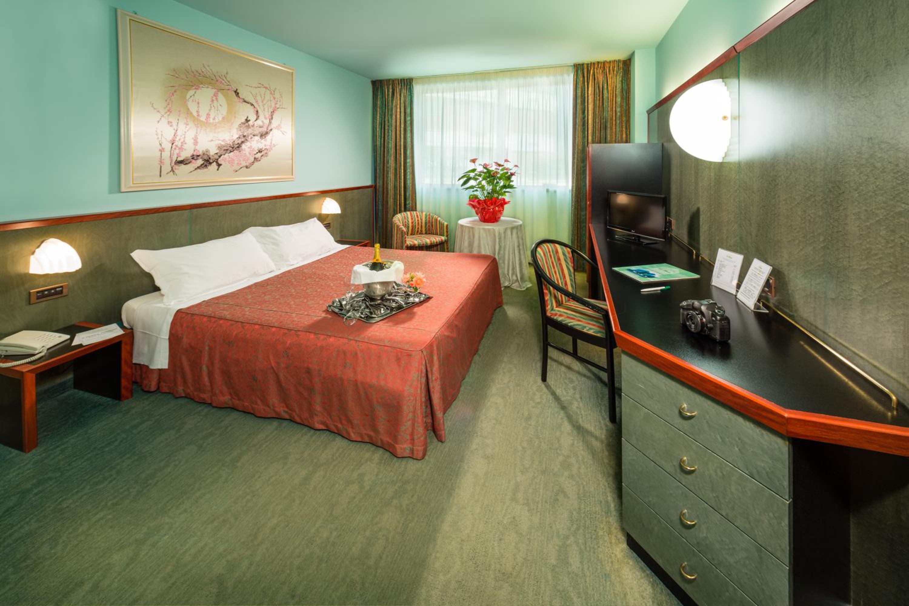 Standard Double Room - Photo 3