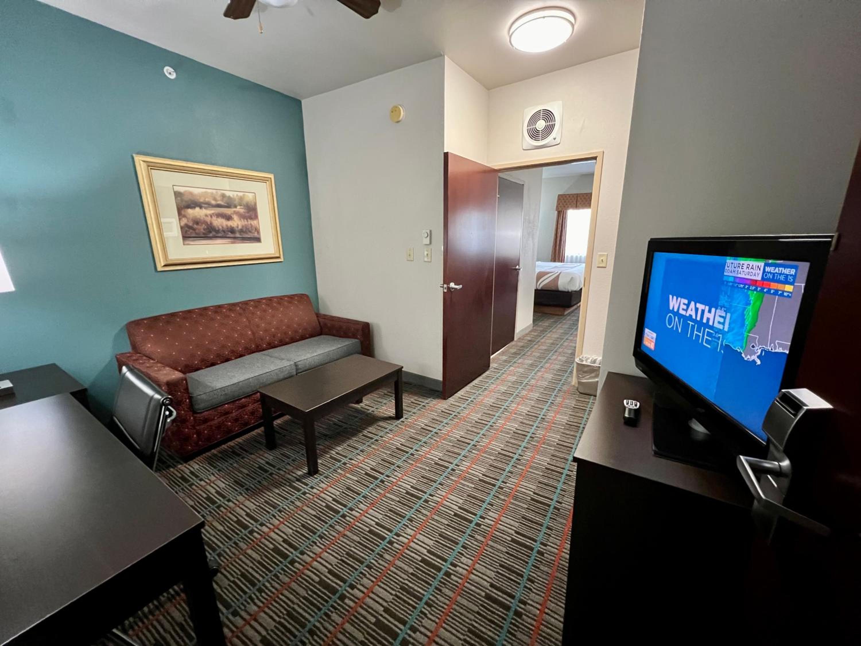 King Suite - Non-Smoking - Photo 2