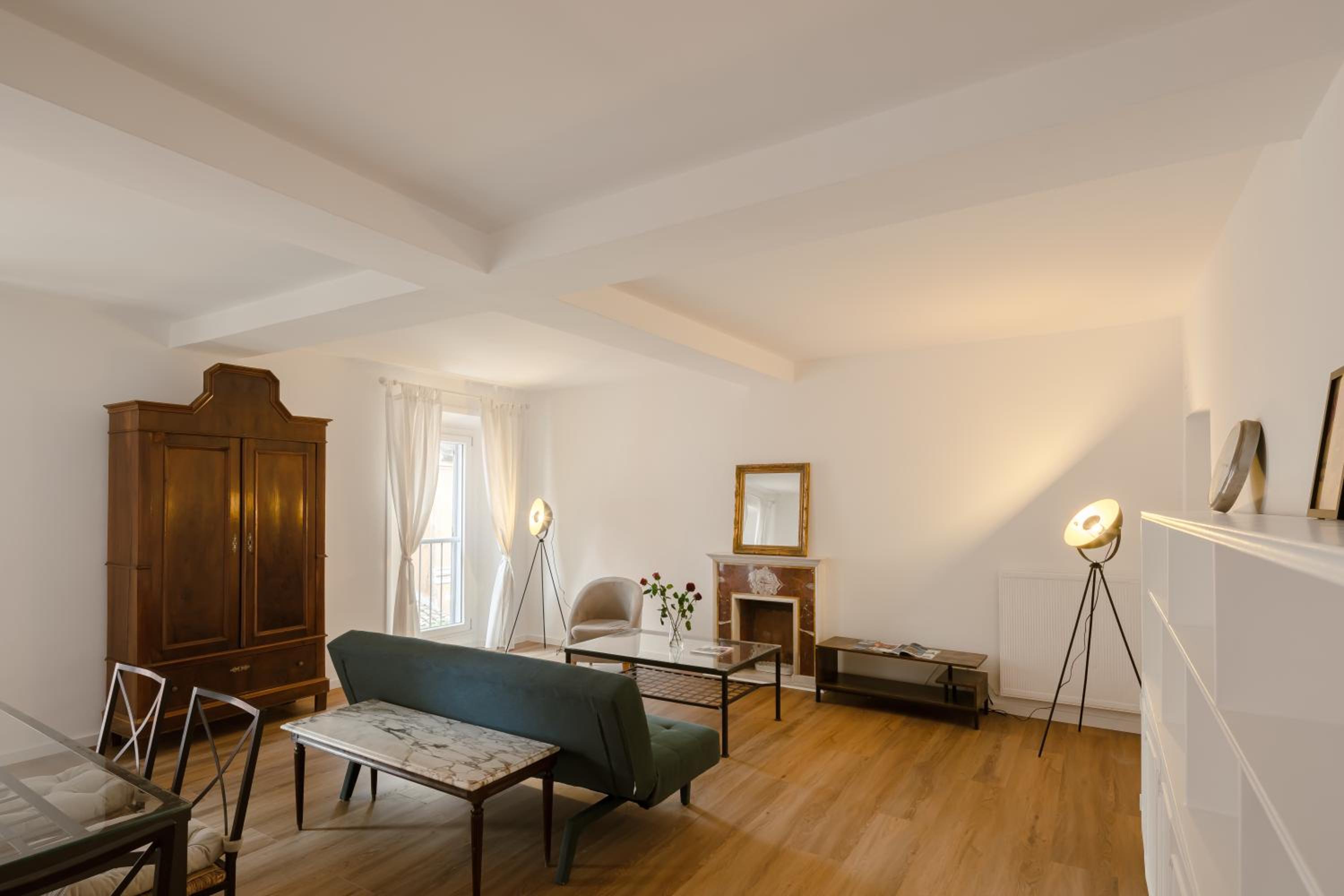 One-Bedroom Apartment