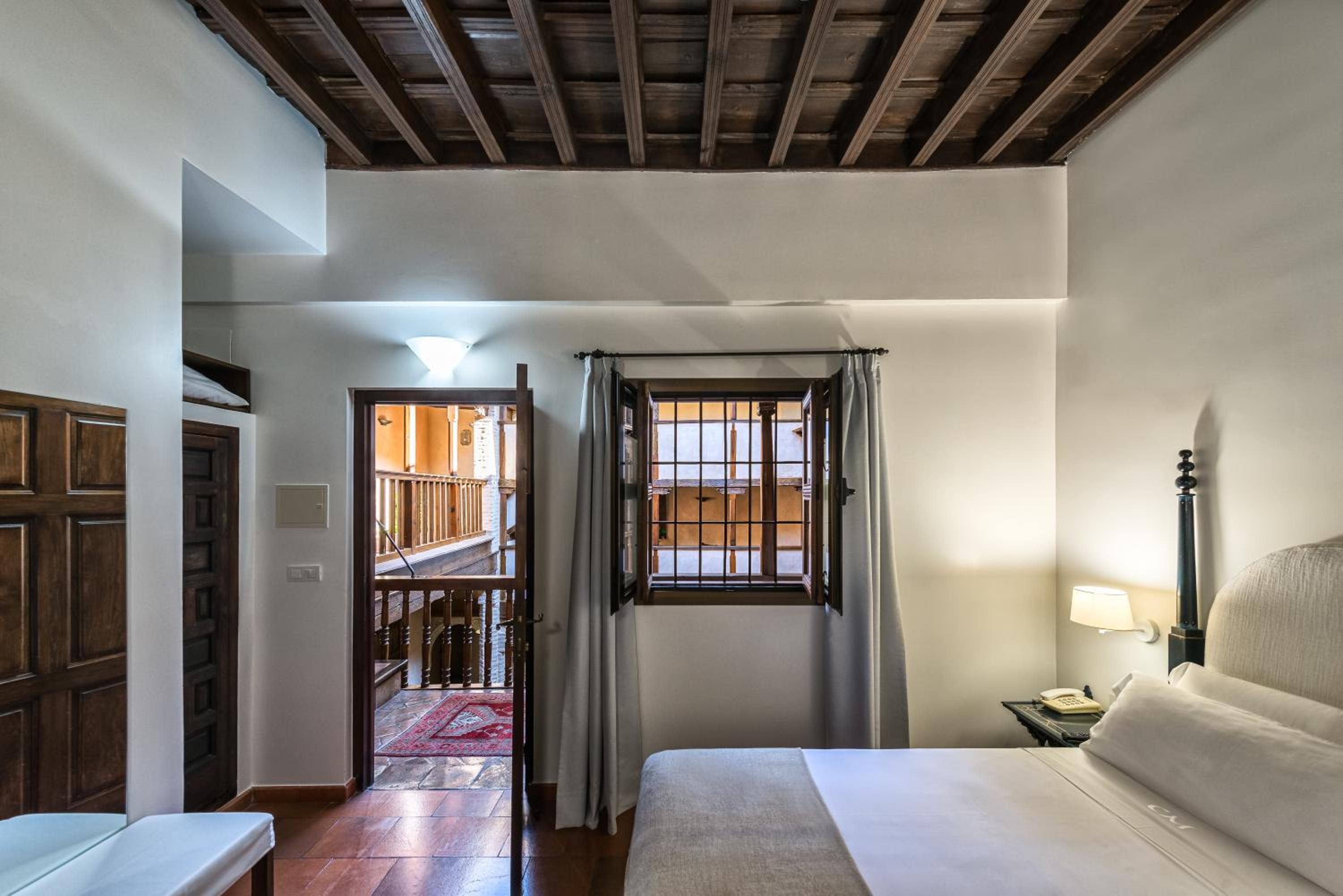 Standard Double Room - Photo 3
