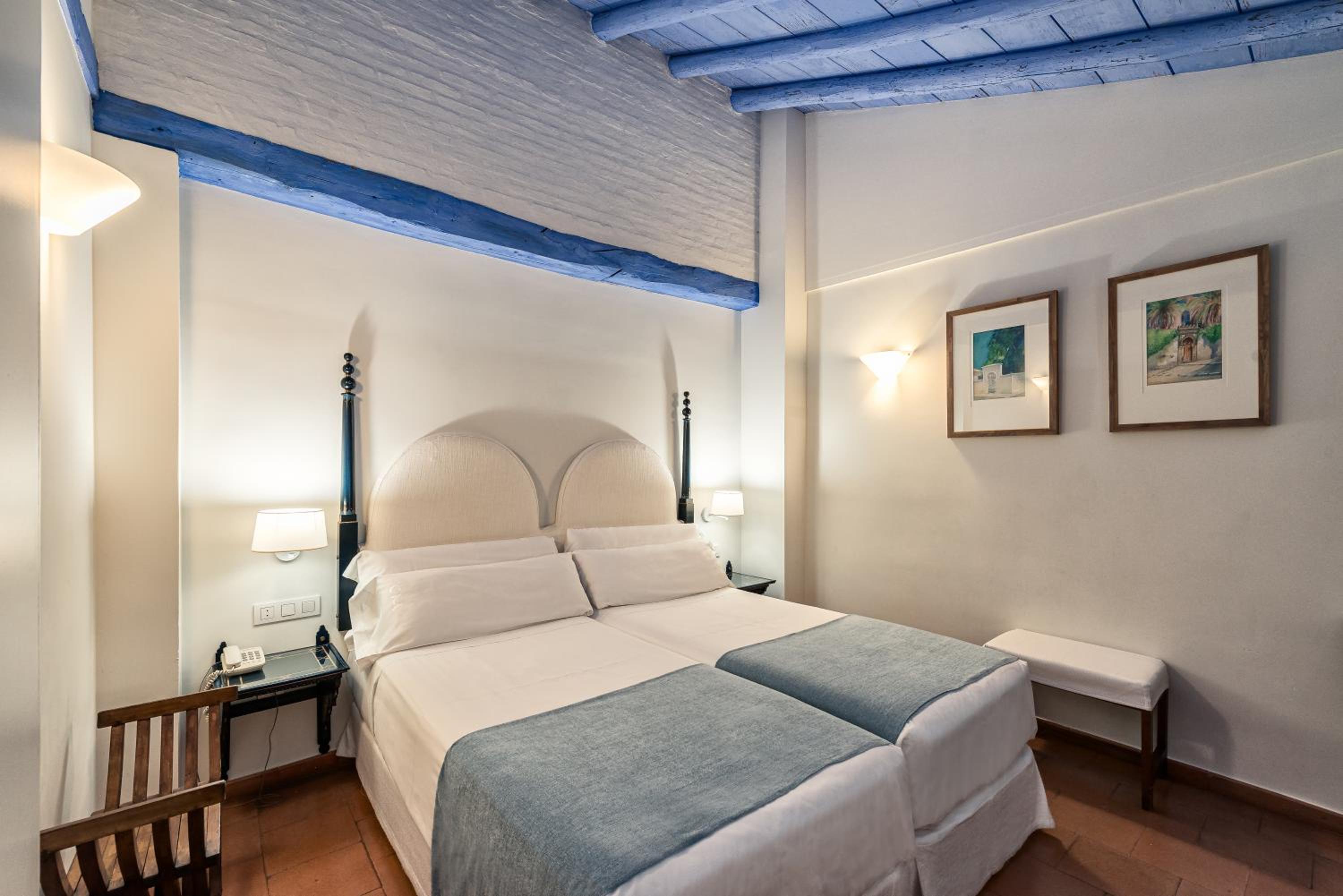 Standard Double Room - Photo 1