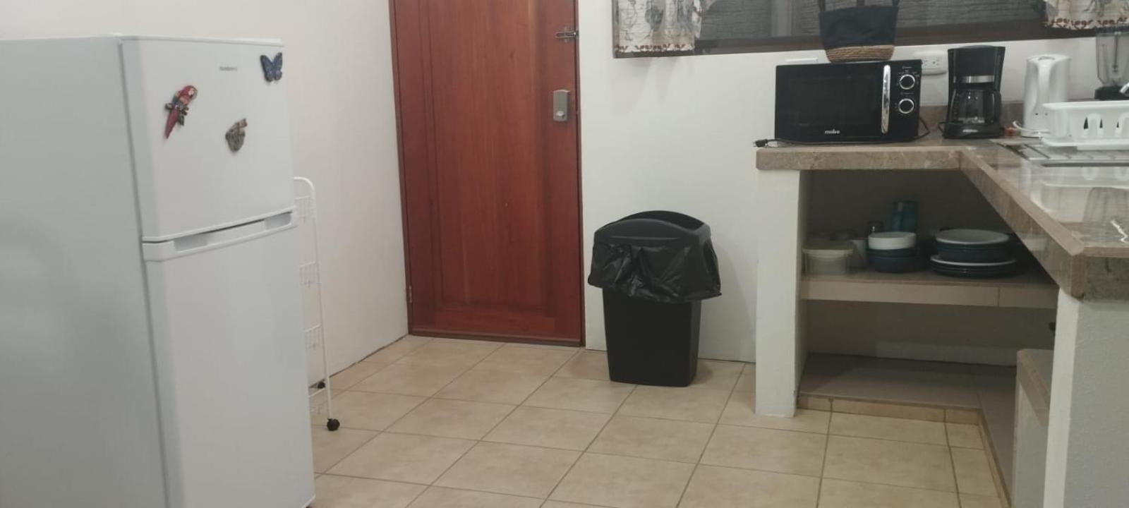 Studio Apartment - Photo 33