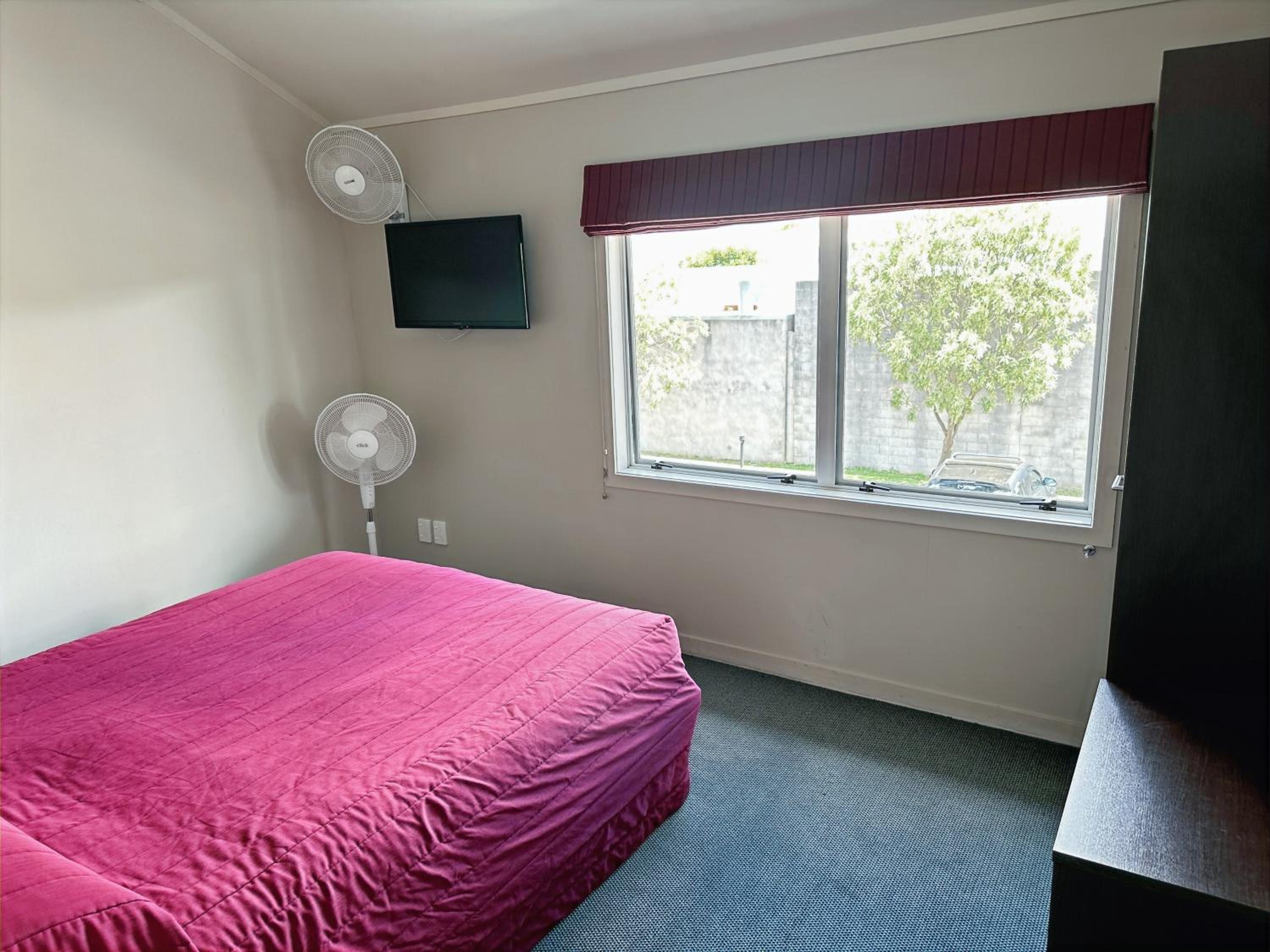 One-Bedroom Apartment - Photo 4