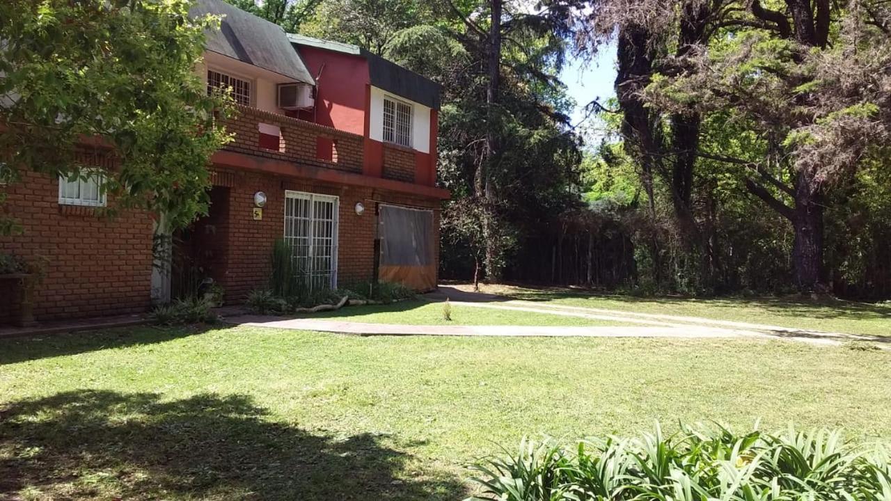 Three-Bedroom House photo 3