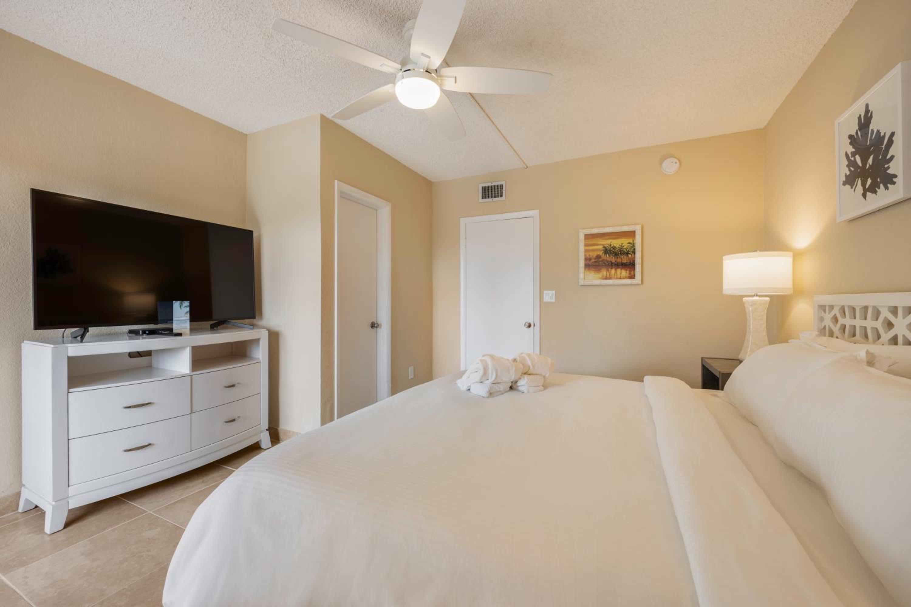 One-Bedroom Apartment - Photo 11