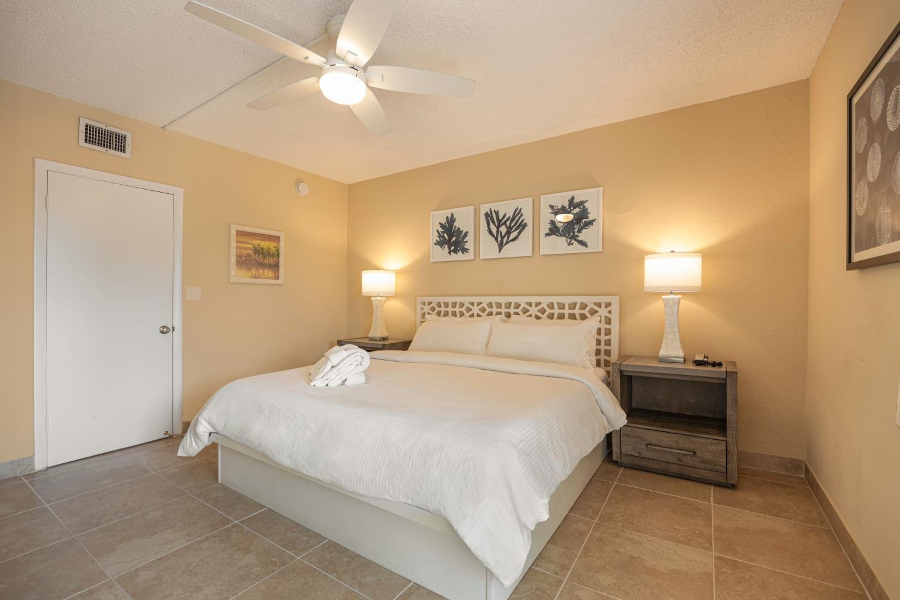 One-Bedroom Apartment - Photo 13