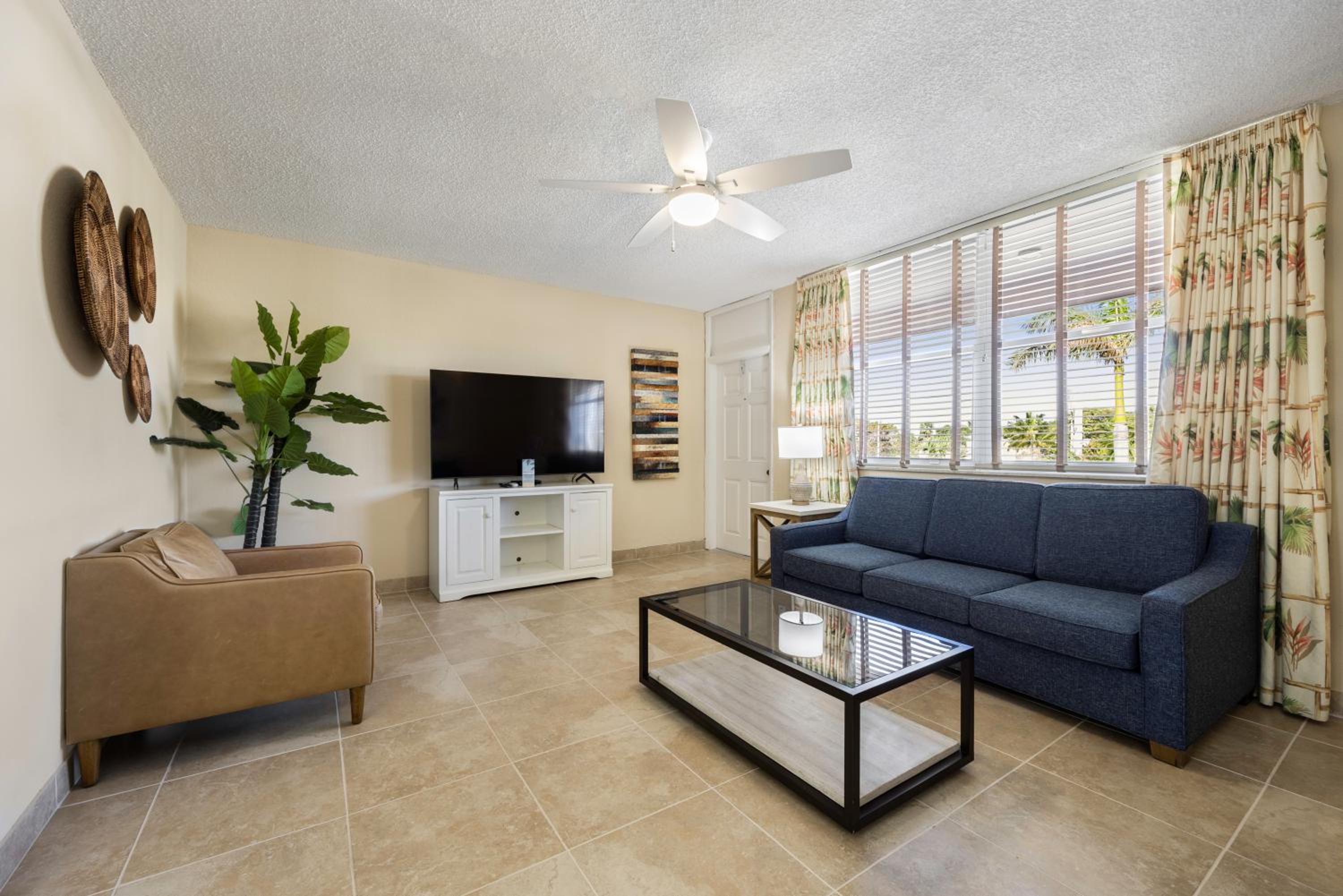One-Bedroom Apartment - Photo 5