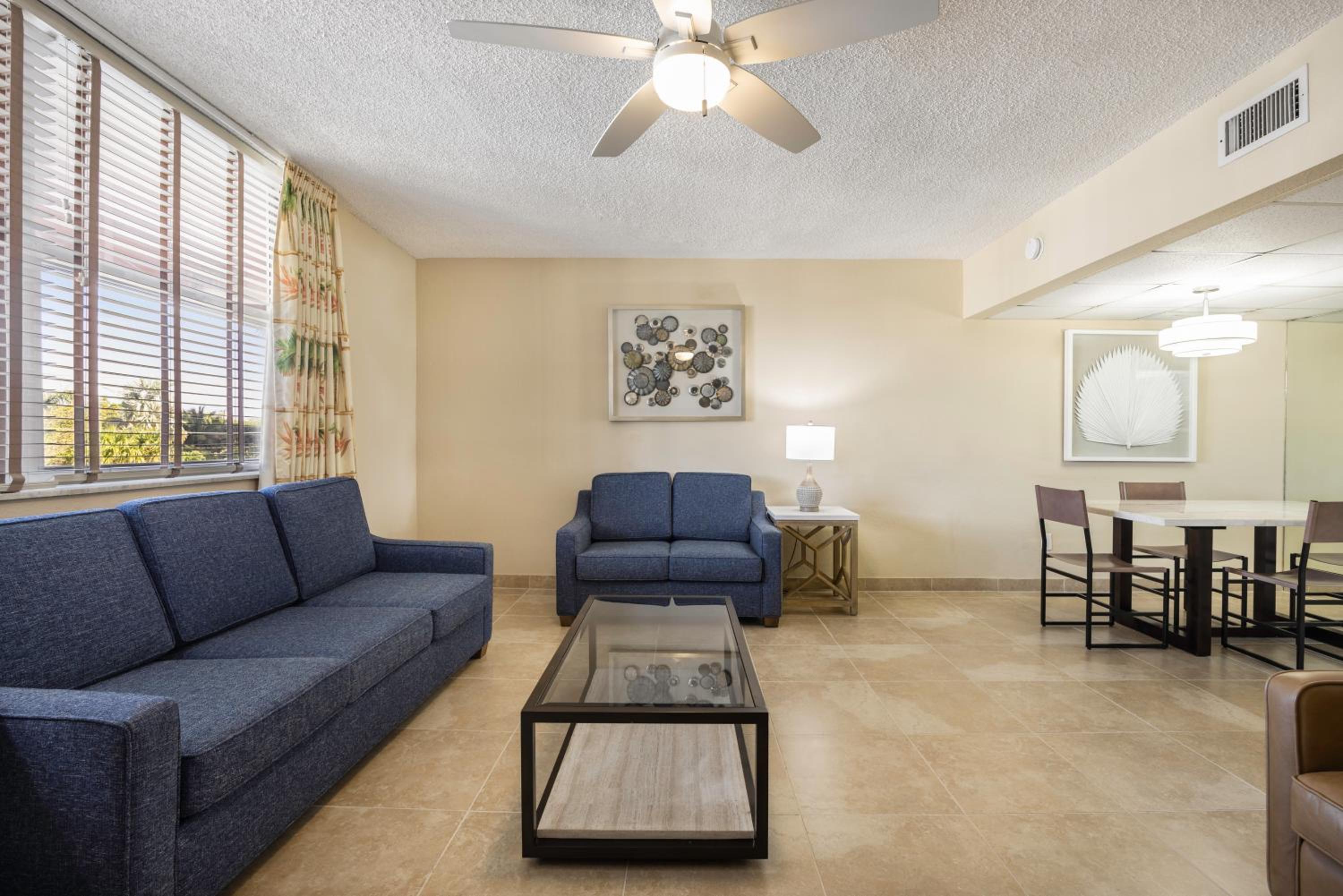 One-Bedroom Apartment - Photo 4