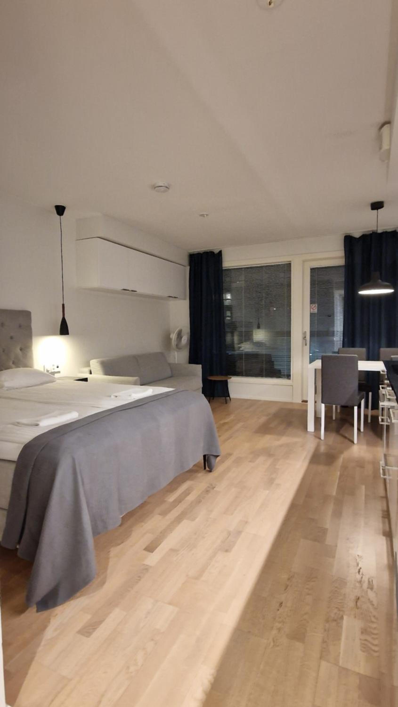 One-Bedroom Apartment