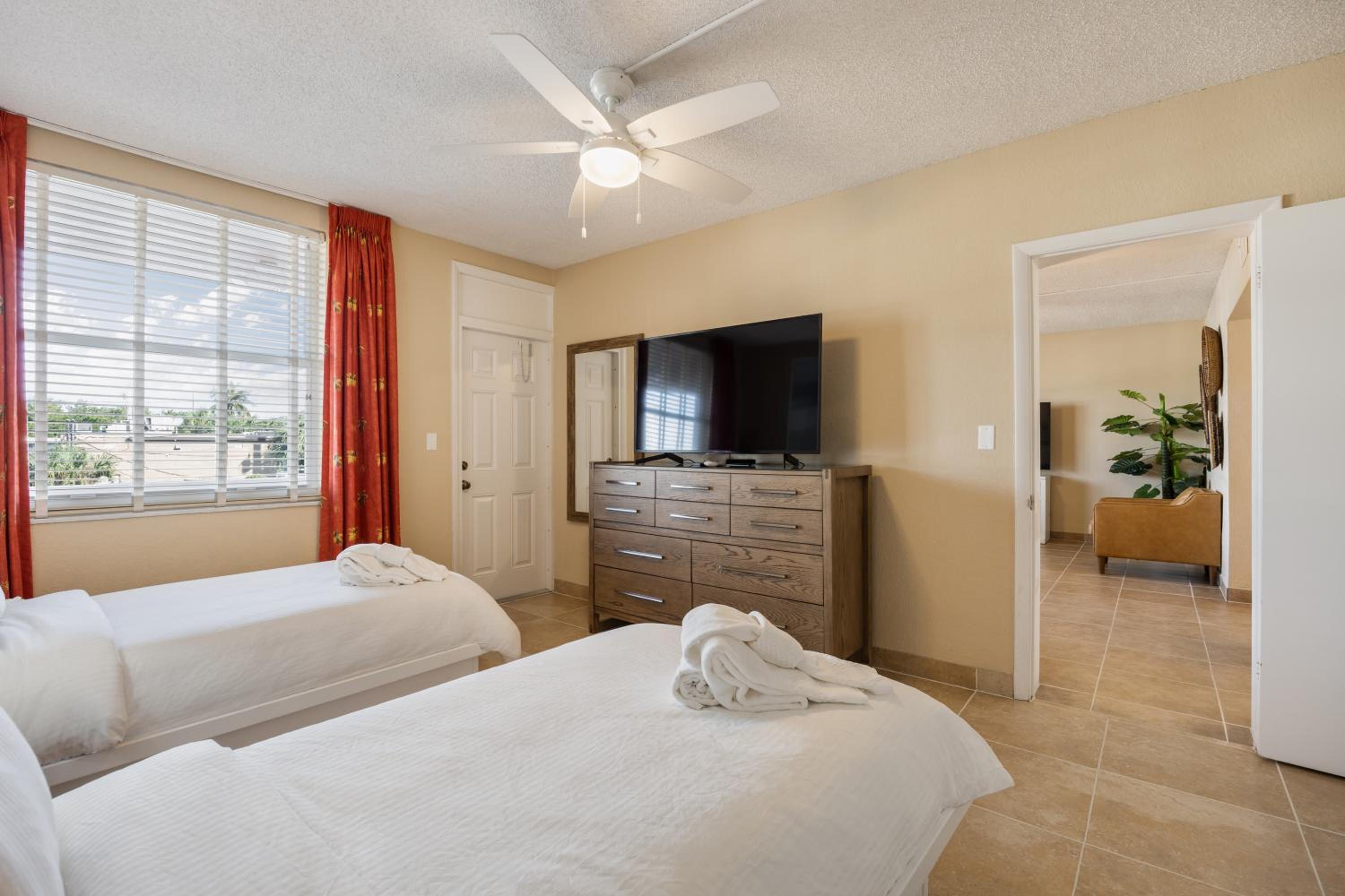 Two-Bedroom Apartment - Photo 14