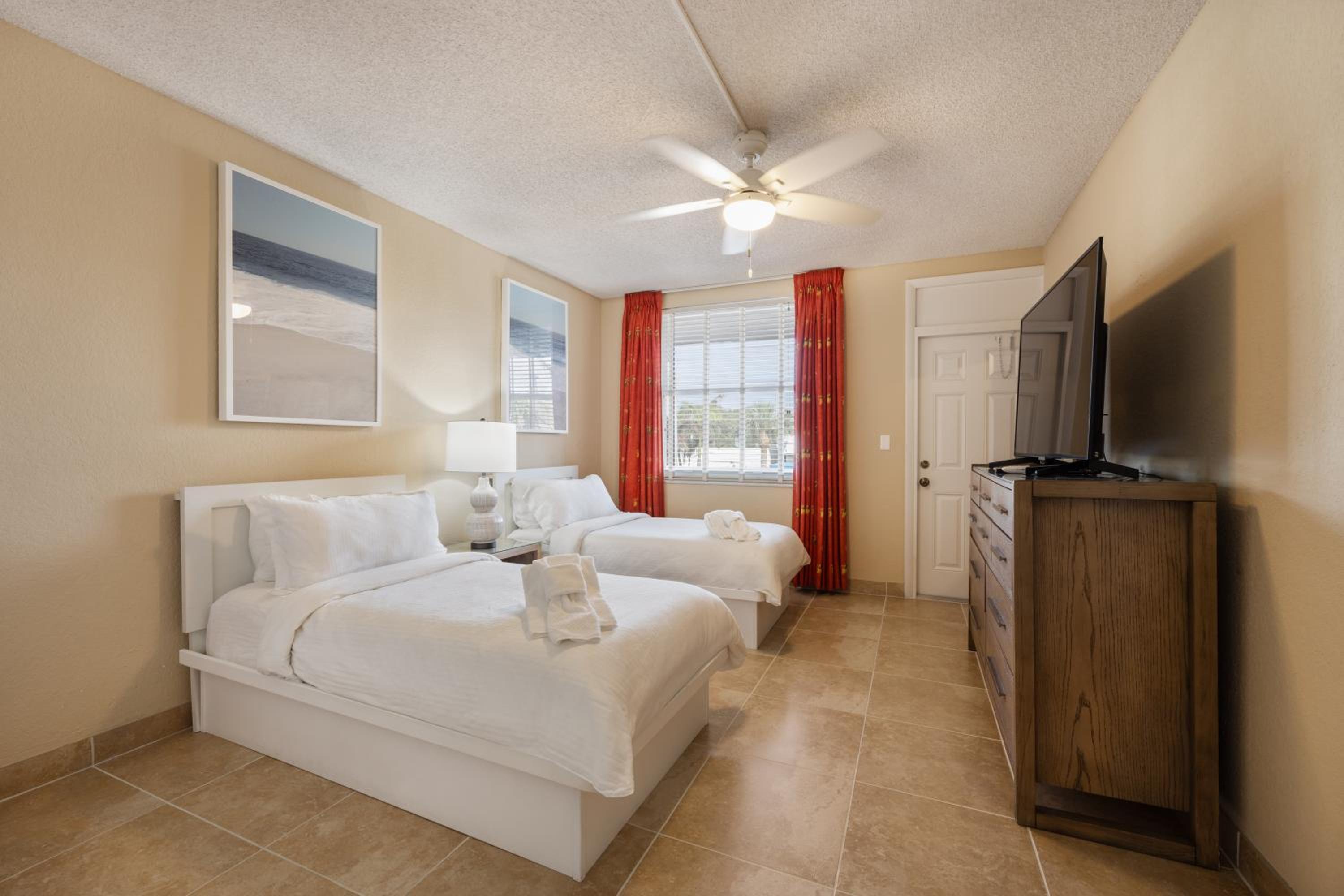 Two-Bedroom Apartment - Photo 15