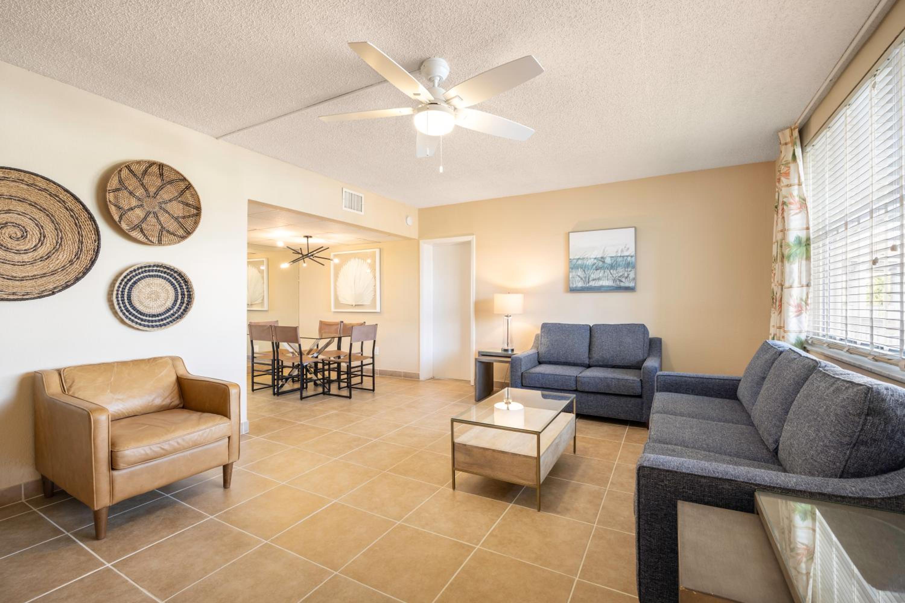 One-Bedroom Apartment - Photo 14