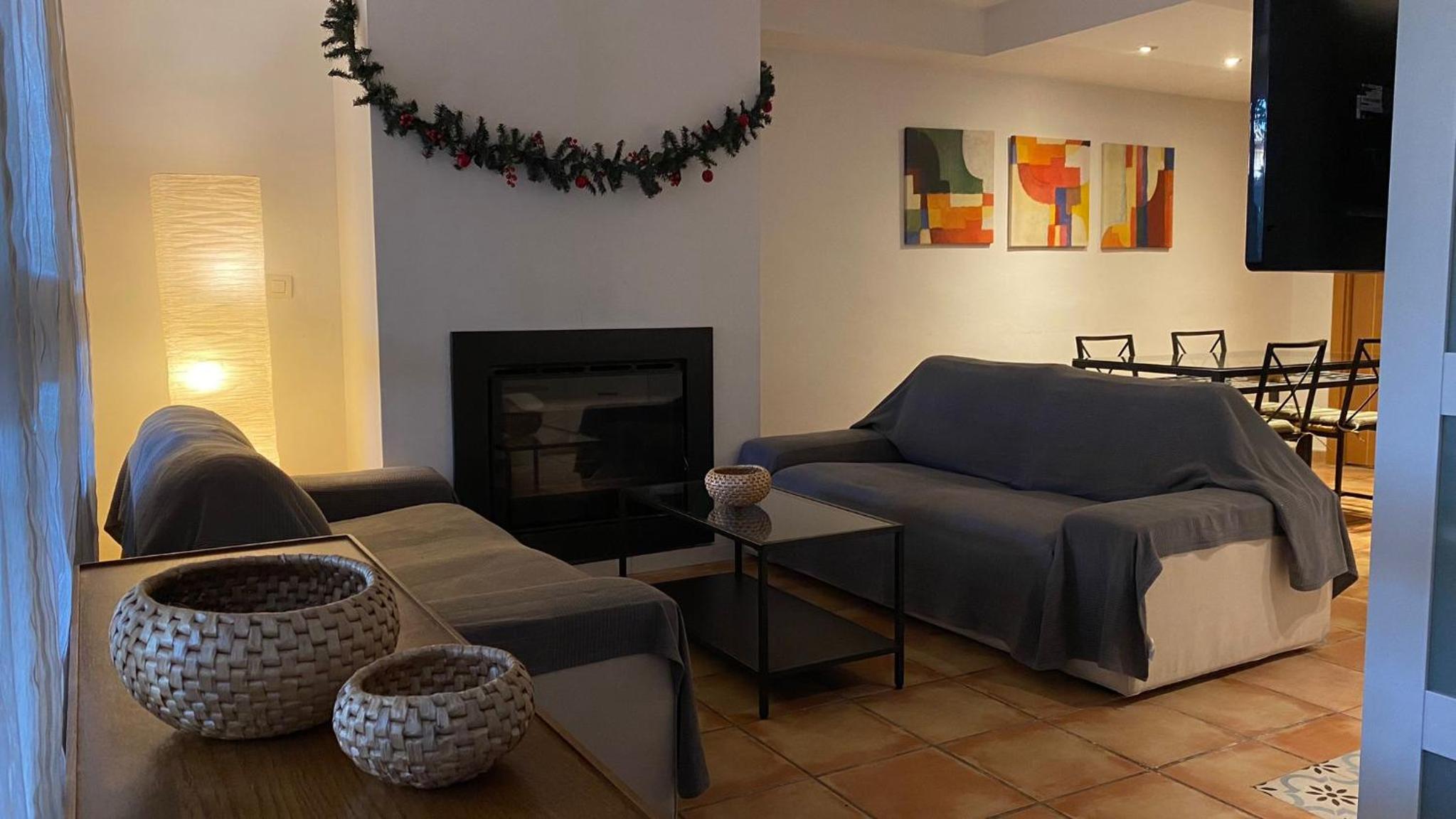 Two-Bedroom Apartment - Photo 3